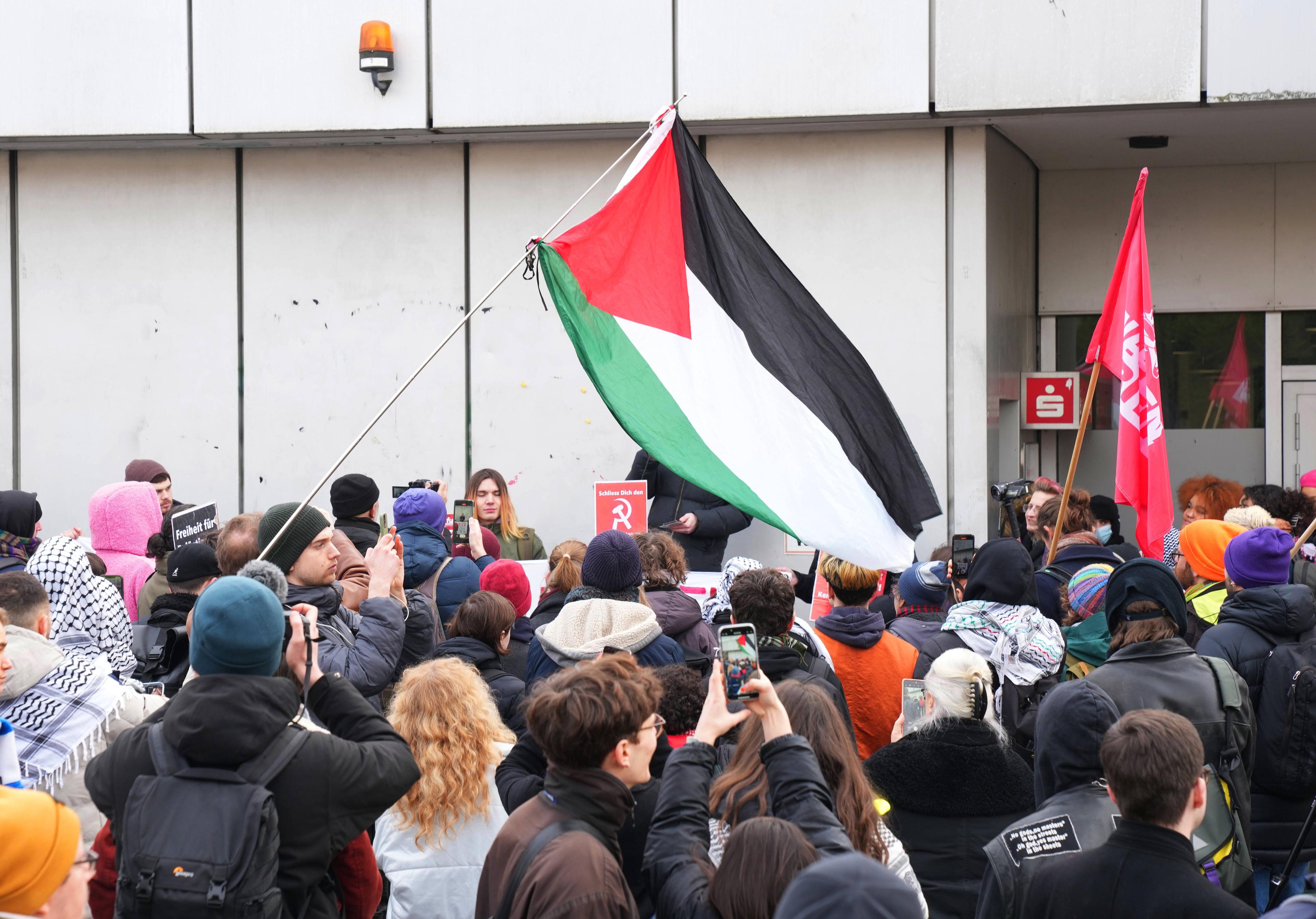 Solidaritätskundgebung an der FU Berlin gegen den Gazakrieg am 8. Februar 2024.