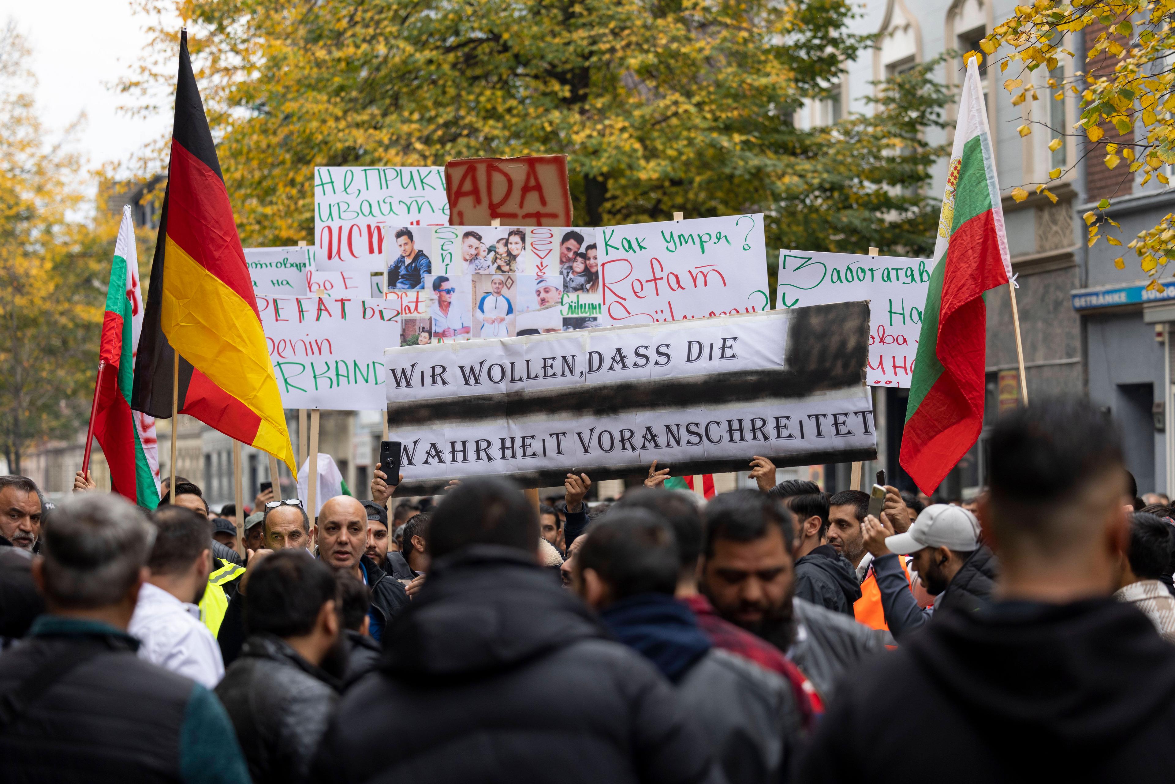 Die türkisch-bulgarische Gemeinschaft in Duisburg fordert die konsequente Aufklärung des Todes von Refat Süleyman und ein Ende des Subunternehmertums.