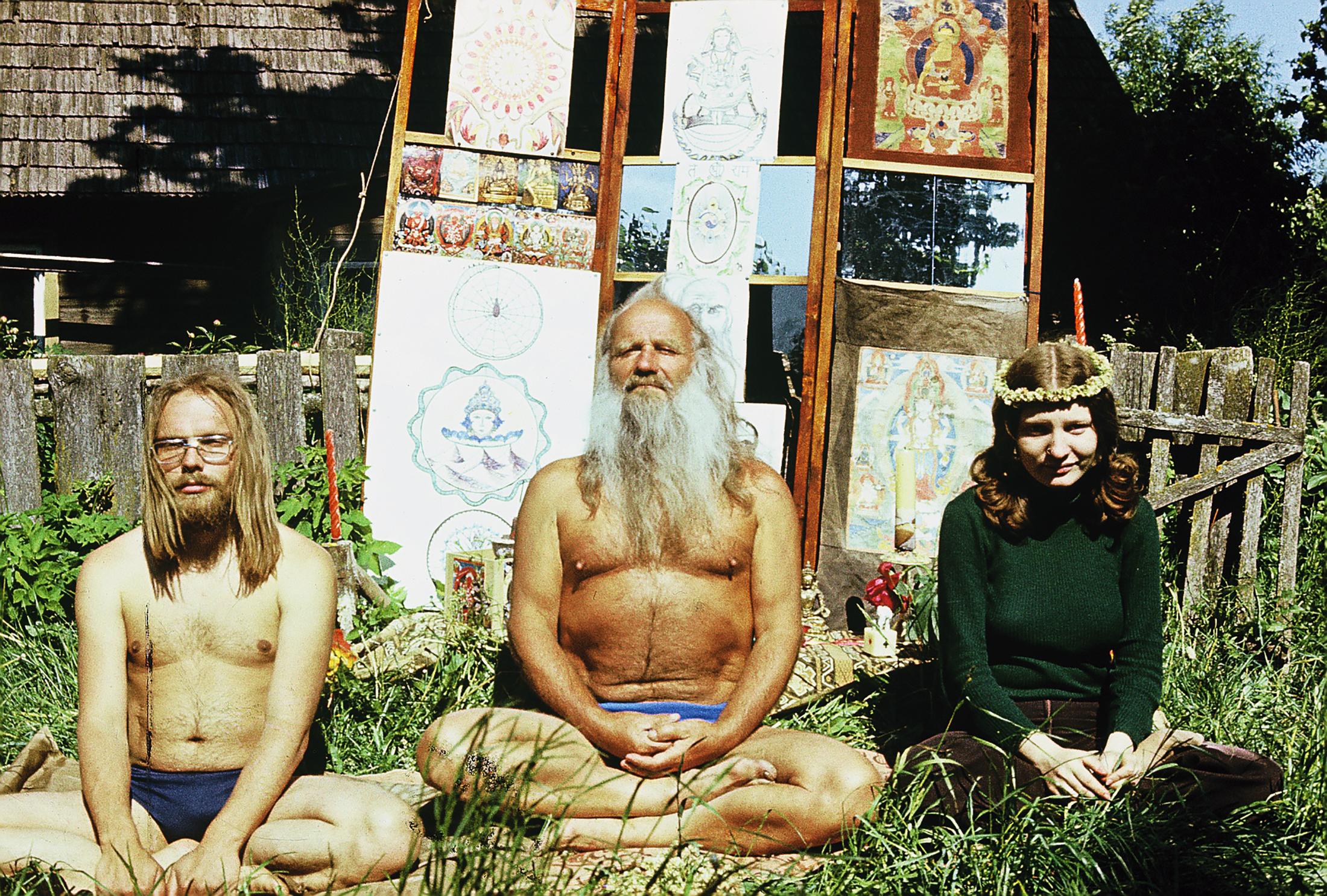 Der estnische Guru Mihkel Ram Tamm (Mitte) war in den 1970ern eine zentrale Figur der Szene.