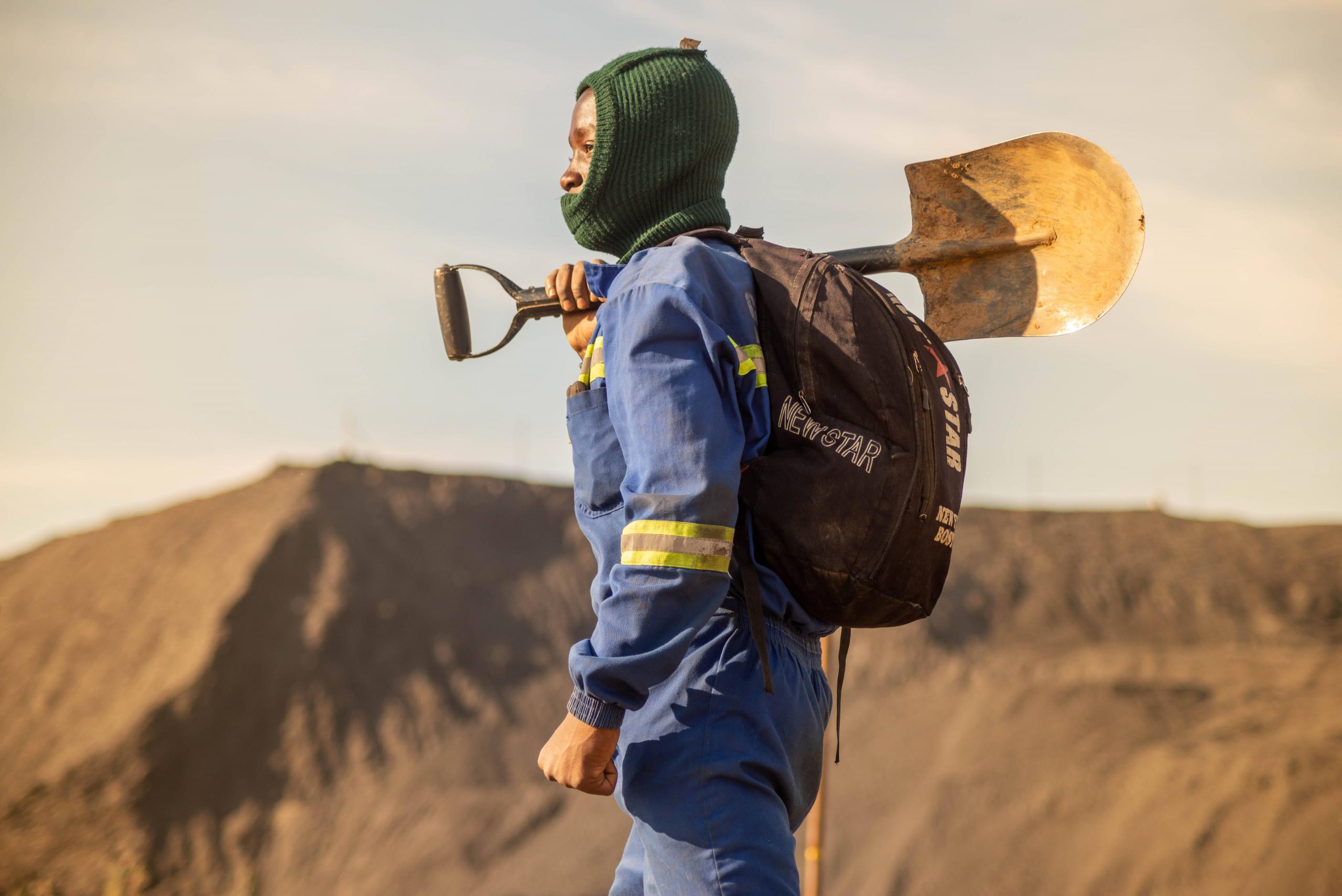 Ohne Kupfer keine Windkraftanlagen. Ein Arbeiter einer Kupfermine in Zambia.