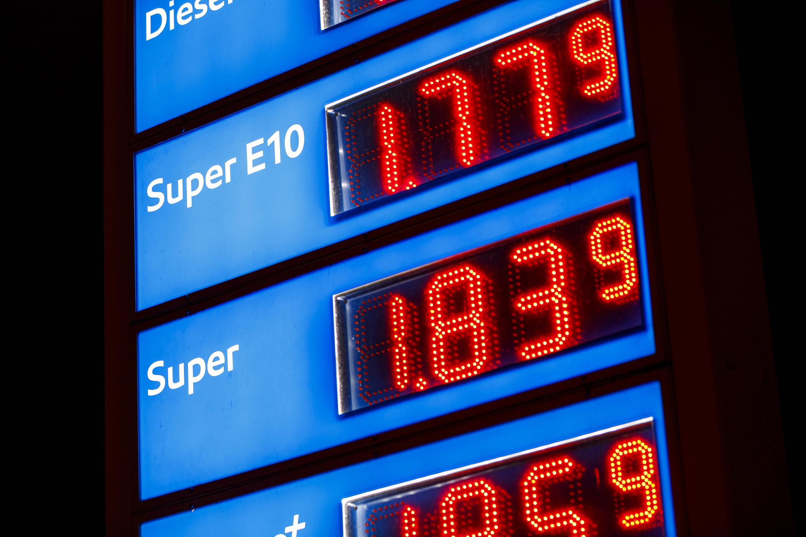 Steigende Benzinpreise retten auch nicht das Klima.