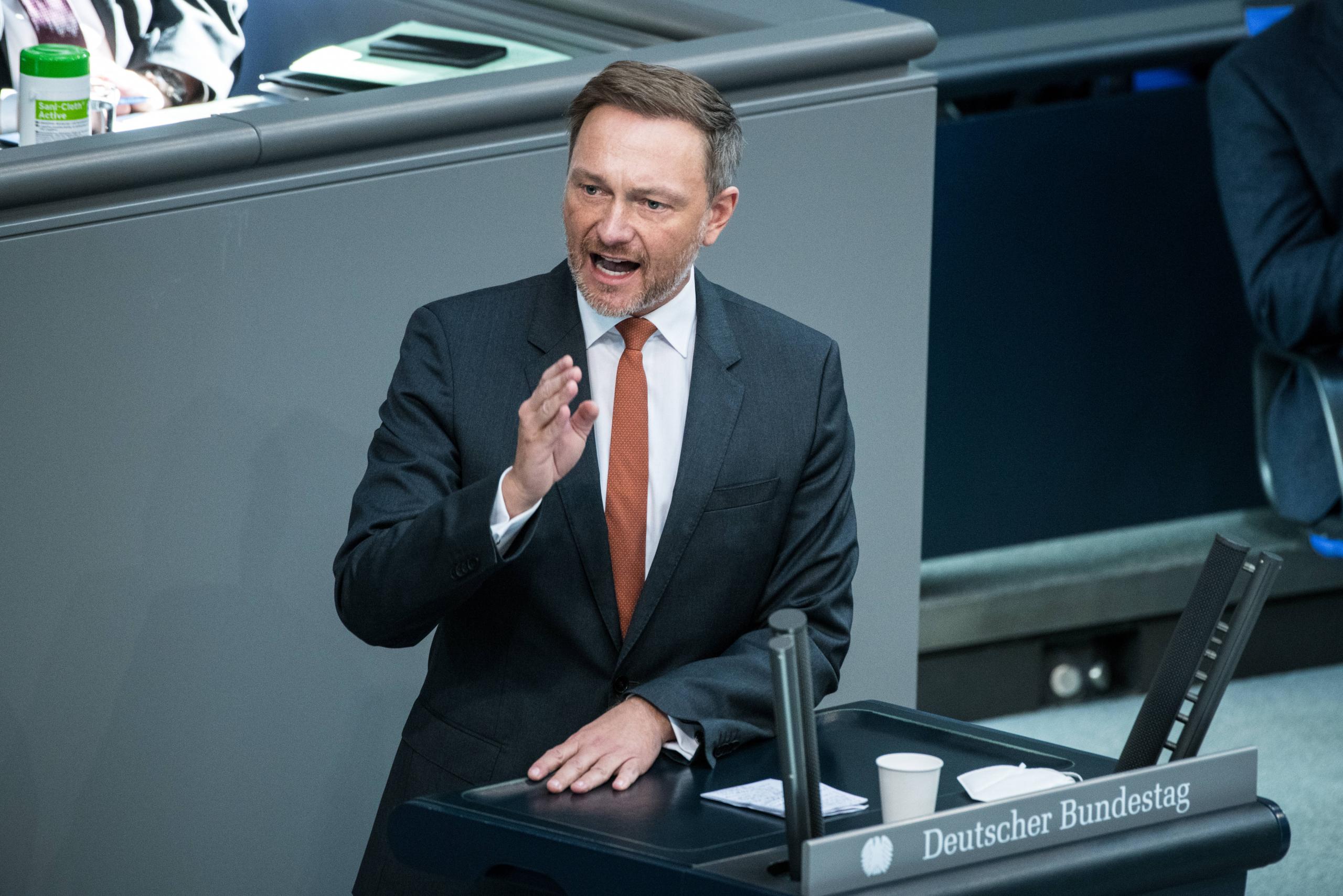 Finanzminister Christian Lindner bei der Sondersitzung im Bundestag, Berlin, 27.02.2022.