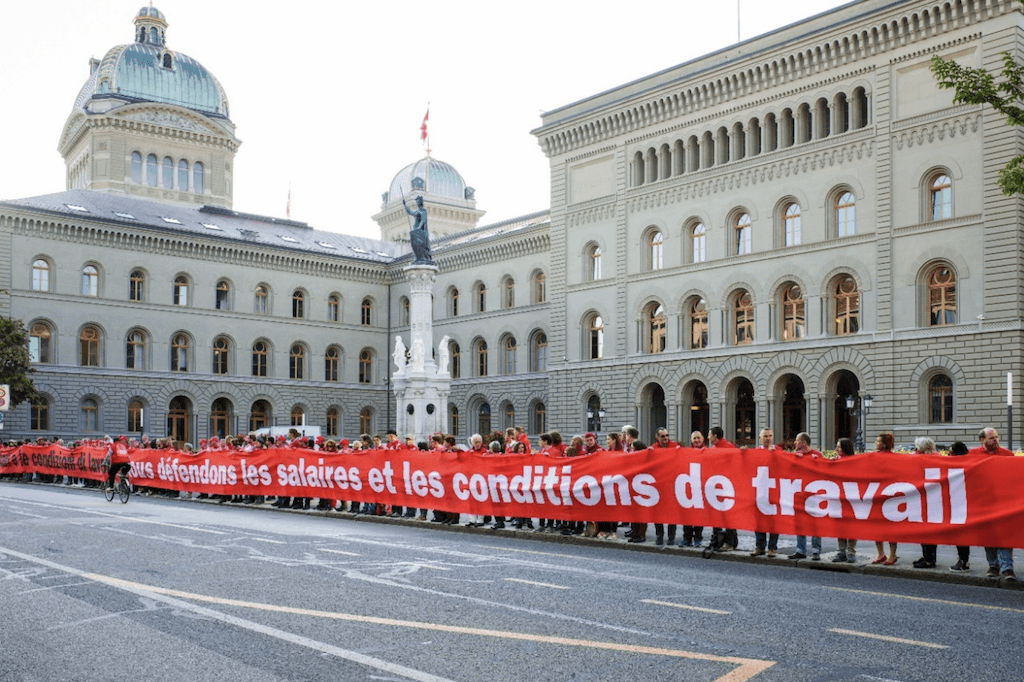 Symbolische »Rote Linie« bei einer gewerkschaftlichen Aktion.