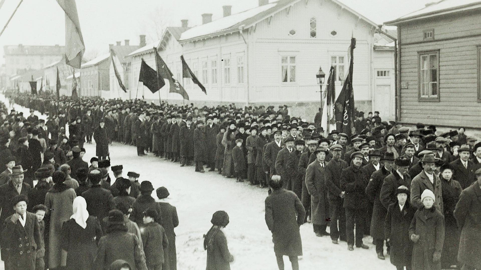 Demonstration in Turku, Finnland, März 1917.