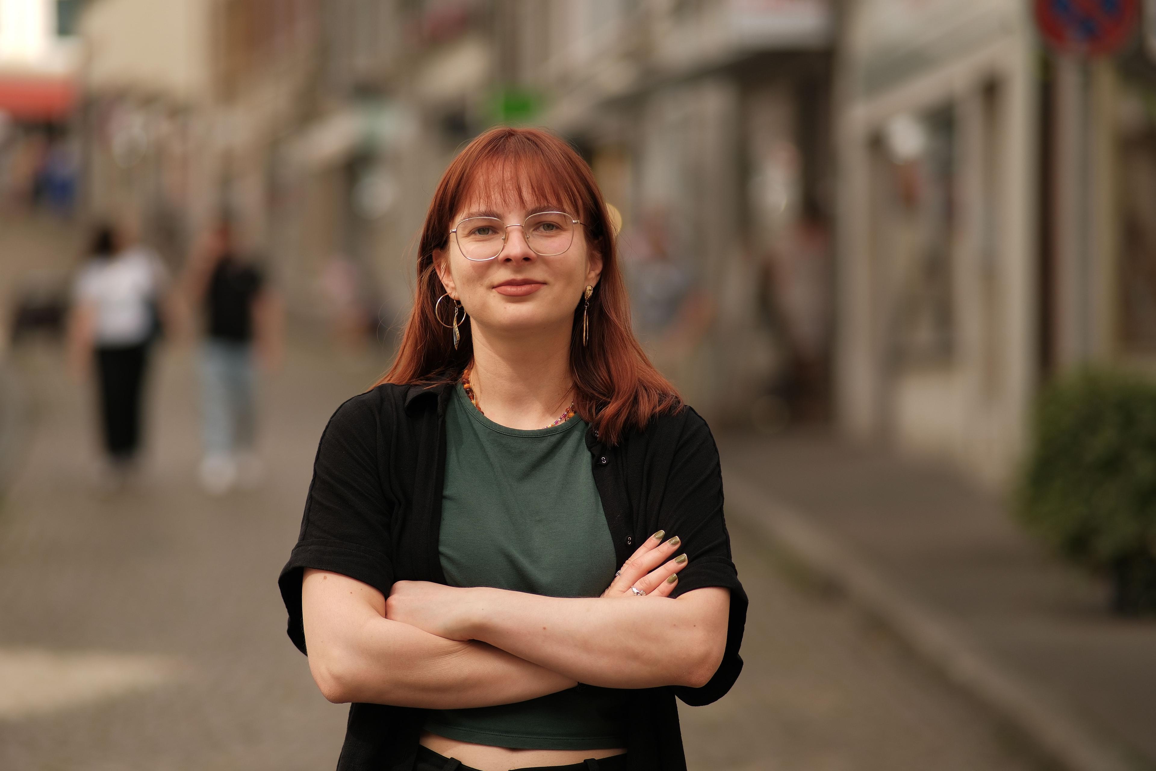 »Alleine die 300 reichsten Familien haben ihr Vermögen in den letzten zwanzig Jahren auf 833,5 Milliarden Schweizerfranken verdoppelt«, erklärt JUSO-Vorsitzende Mirjam Hostetmann.