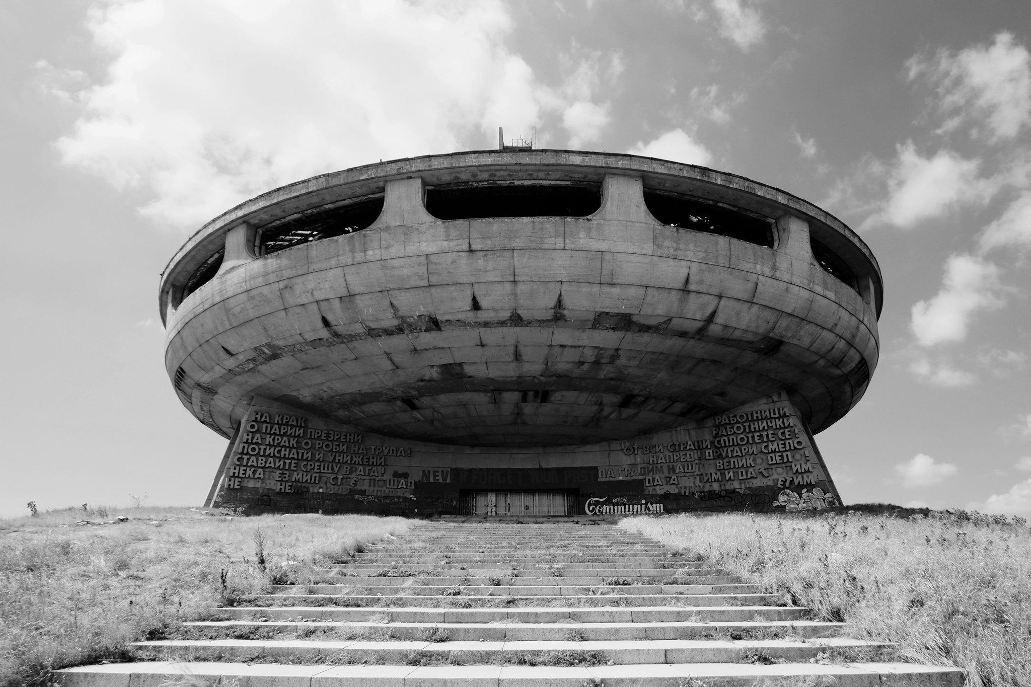 Das Busludscha-Denkmal im Sommer 2015.