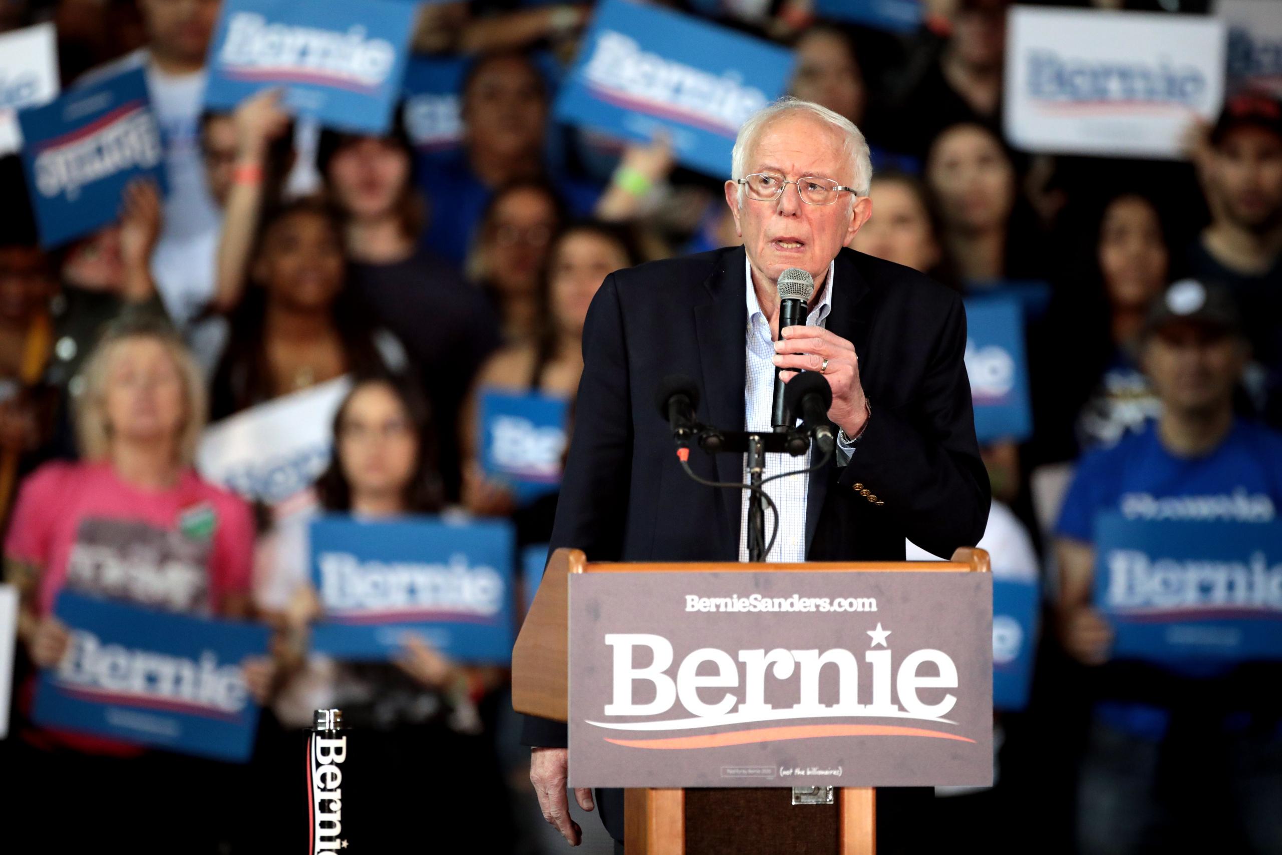 Bernie Sanders bei einer Wahlkampfveranstaltung in Phoenix, Arizona.