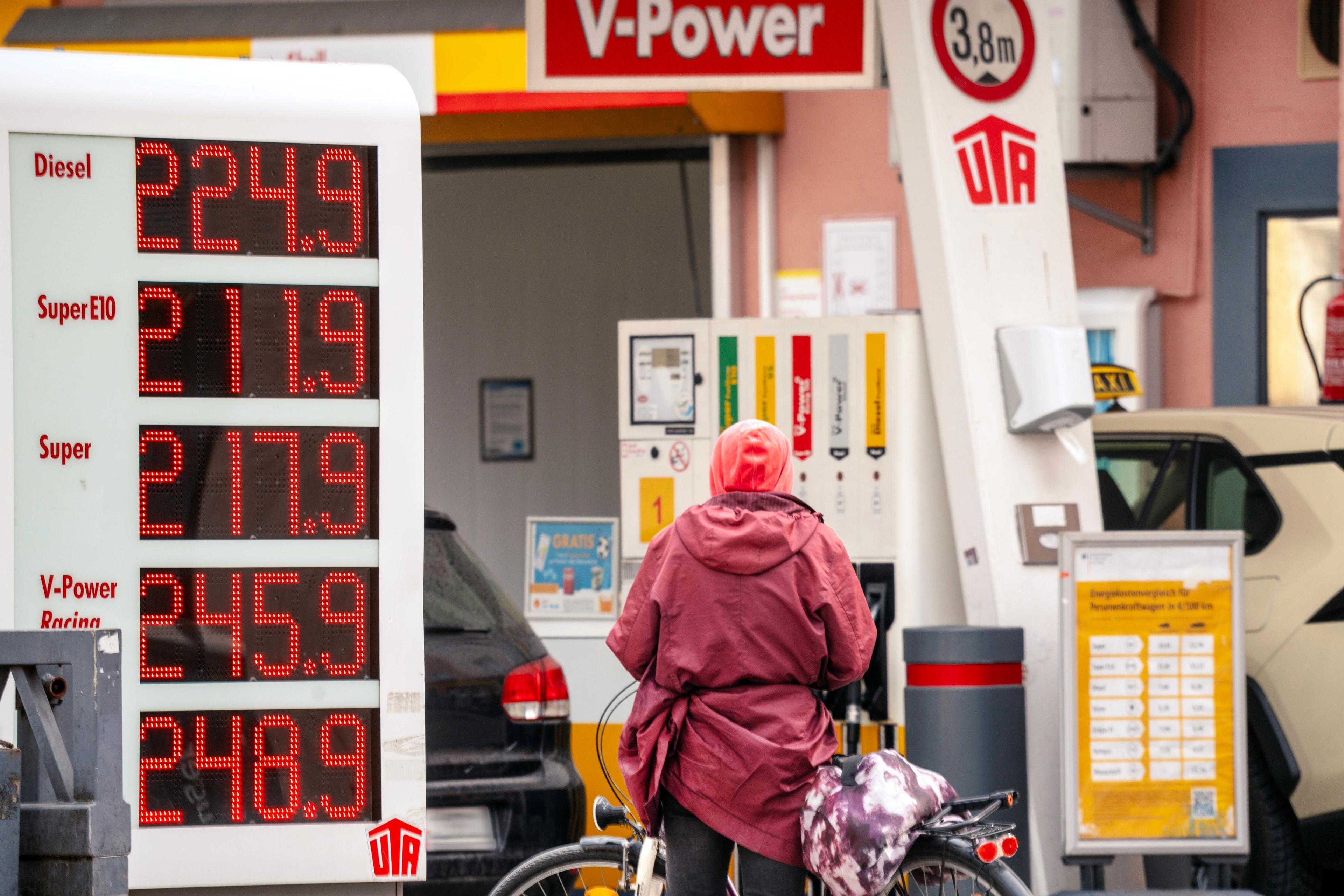 Preisschock an einer Tankstelle in München, 9. März 2026.