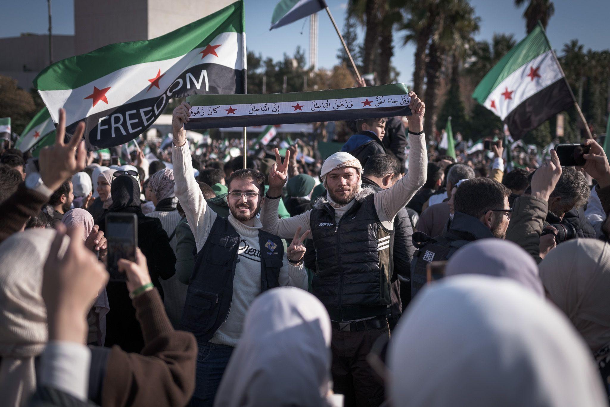 Demonstranten auf dem Umayyad-Platz, 13. Dezember 2024.