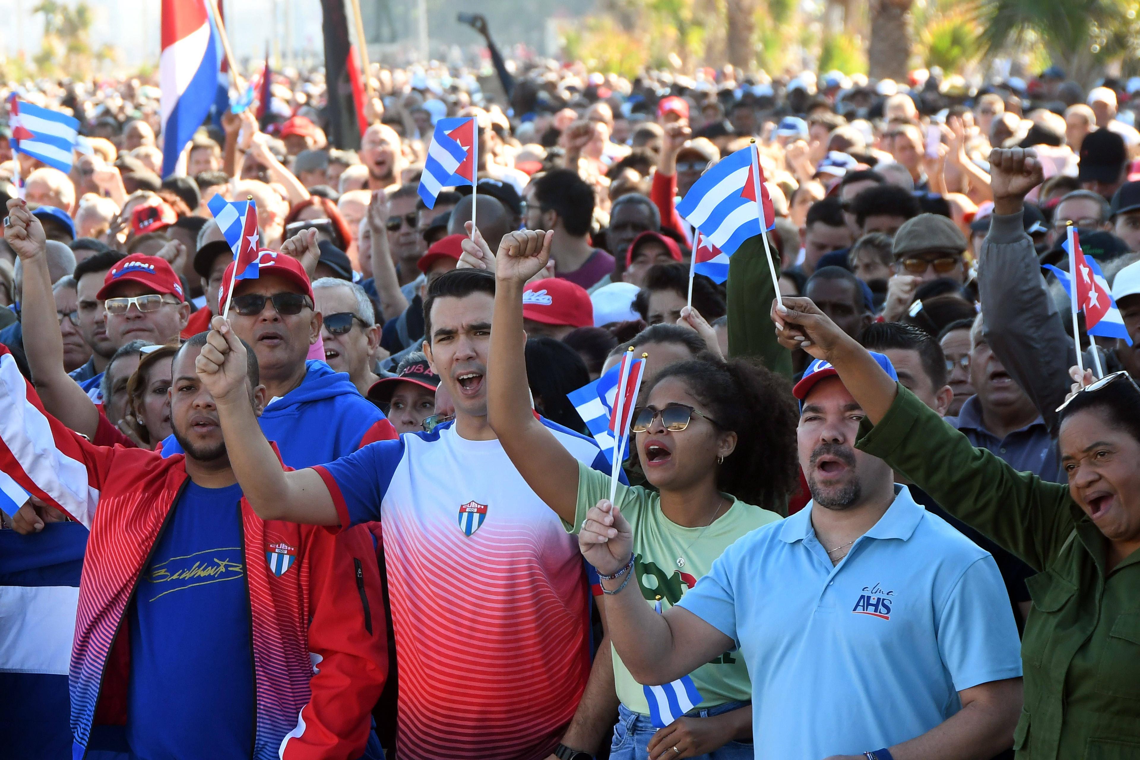 Kubanerinnen und Kubaner protestieren gegen die militärische Aggression der USA gegen Venezuela, Havanna, 3. Januar 2026.