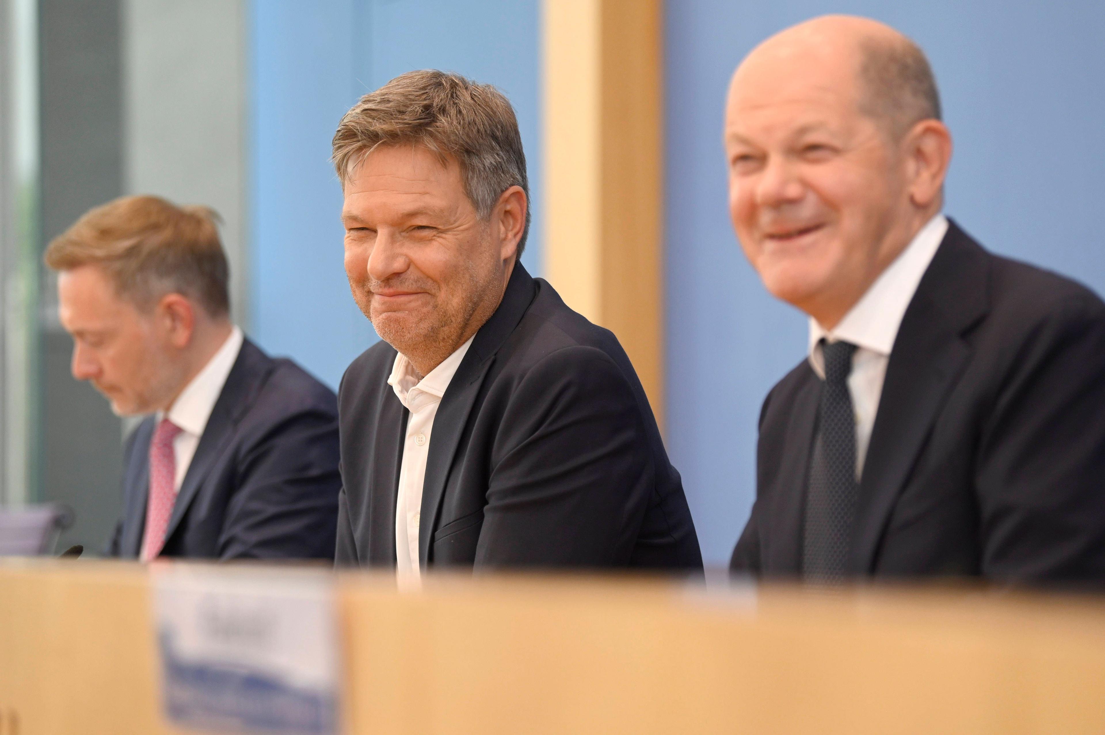 Linder, Habeck und Scholz bei der Pressekonferenz am 05.07.2024.
