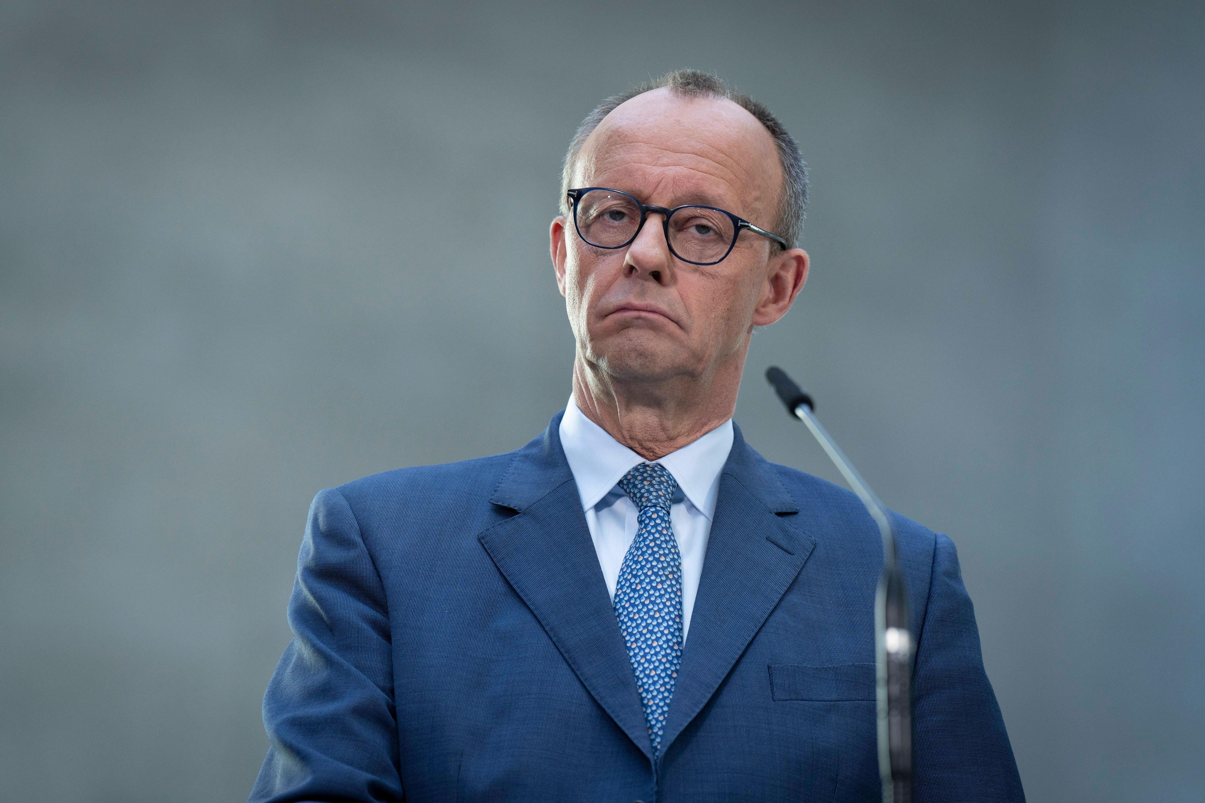 Friedrich Merz bei einer Pressekonferenz der Partei- und Fraktionsspitzen von SPD, CDU und CSU während Sondierungsgesprächen in Berlin, 8. März 2025.