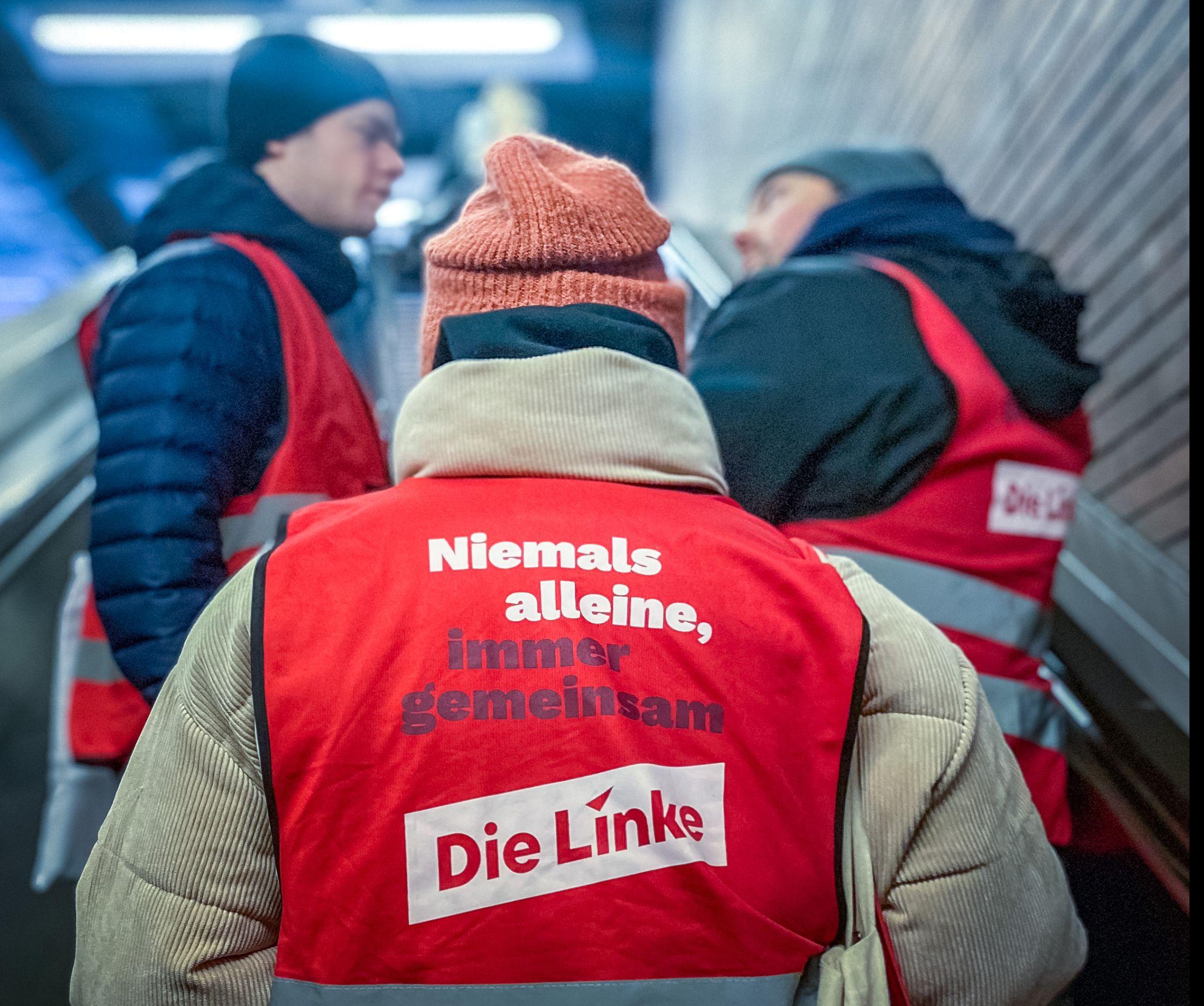 Auf dem Weg an die Haustüren. (© Nici Wegener, 2025)