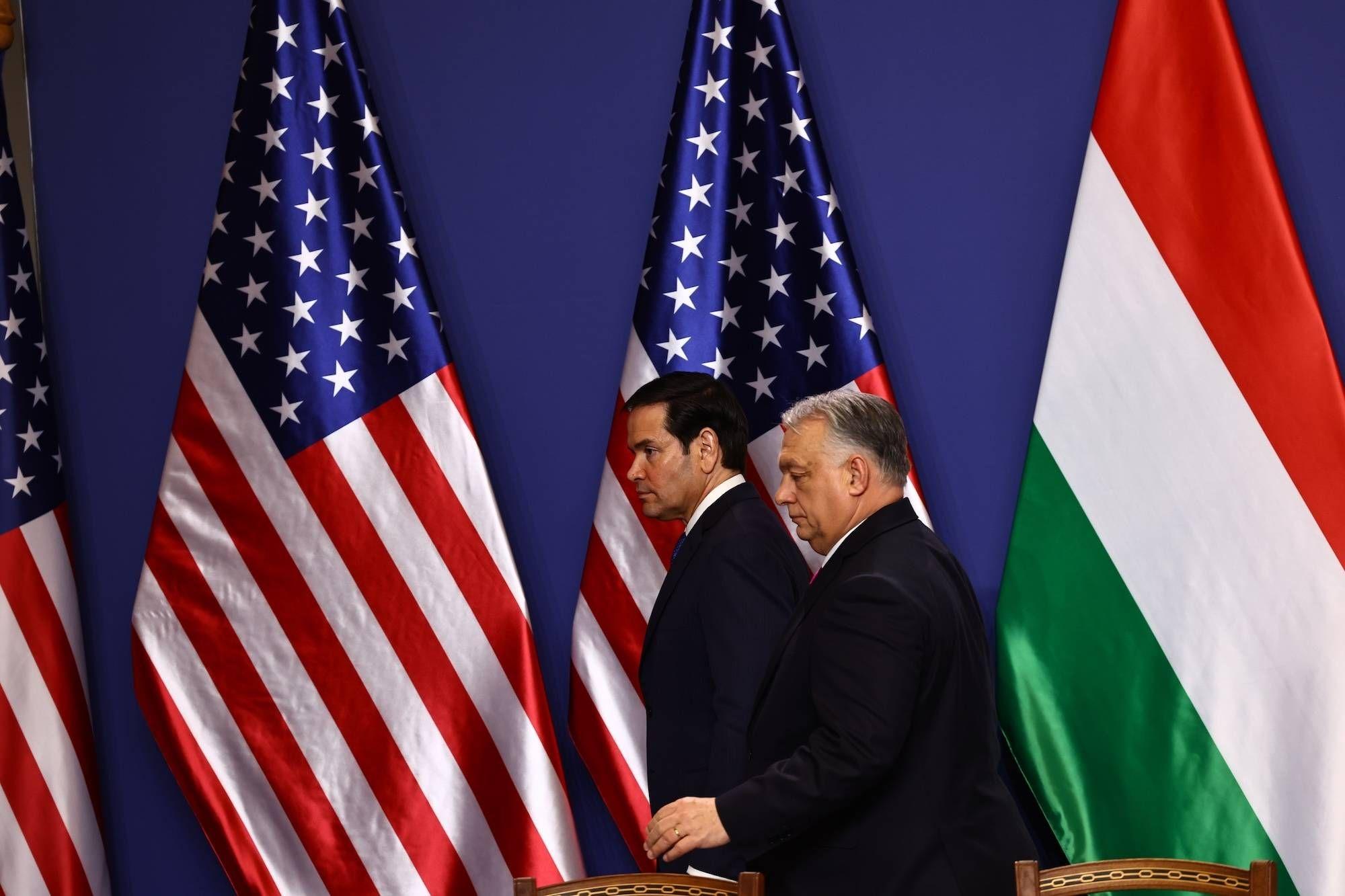 Der ungarische Ministerpräsident Viktor Orbán und der US-Außenminister Marco Rubio bei einer gemeinsamen Pressekonferenz in Budapest, 16. Februar 2026.