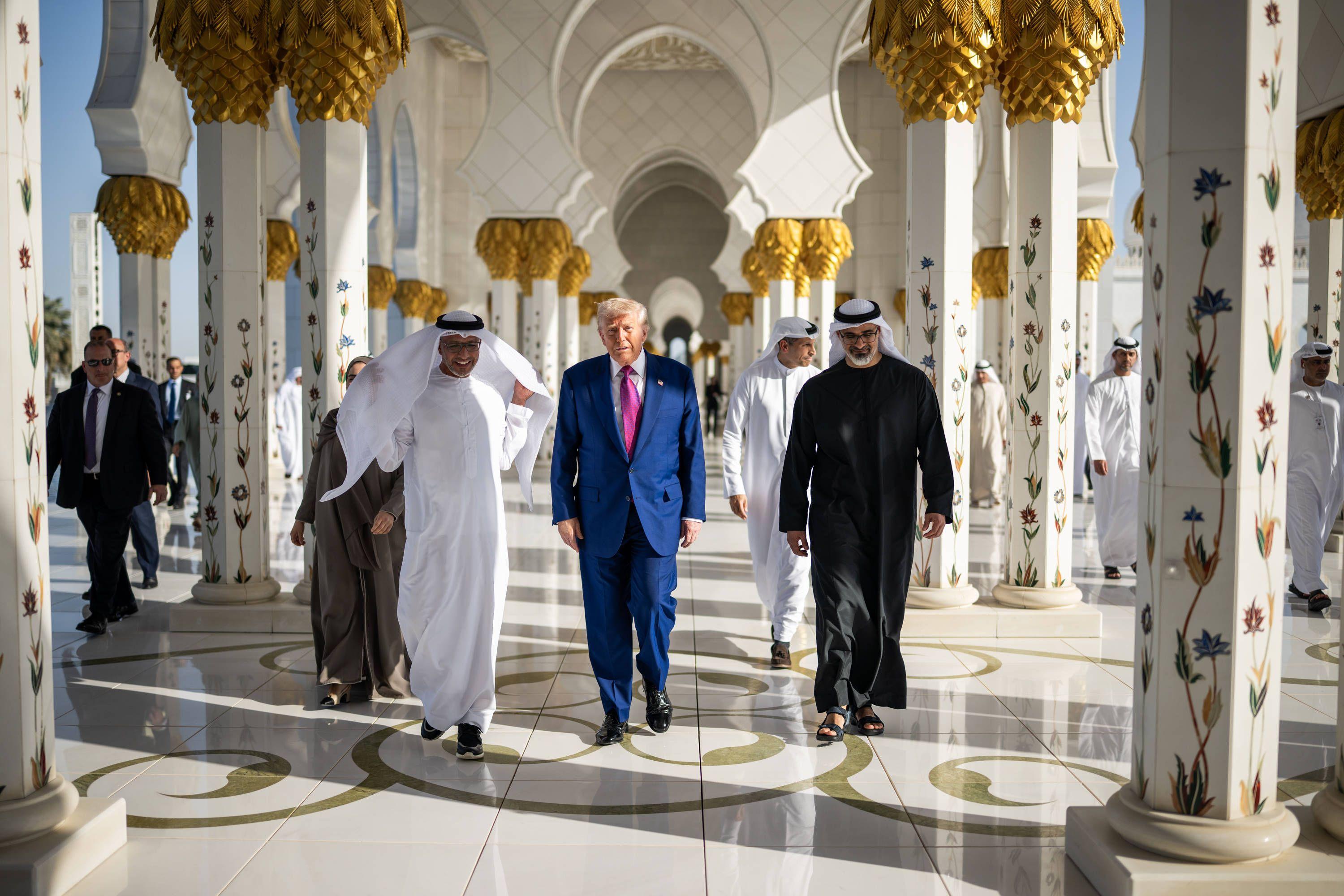 Donald Trump besichtigt die Scheich-Zayed-Moschee in Abu Dhabi, VAE, 15. Mai 2025.