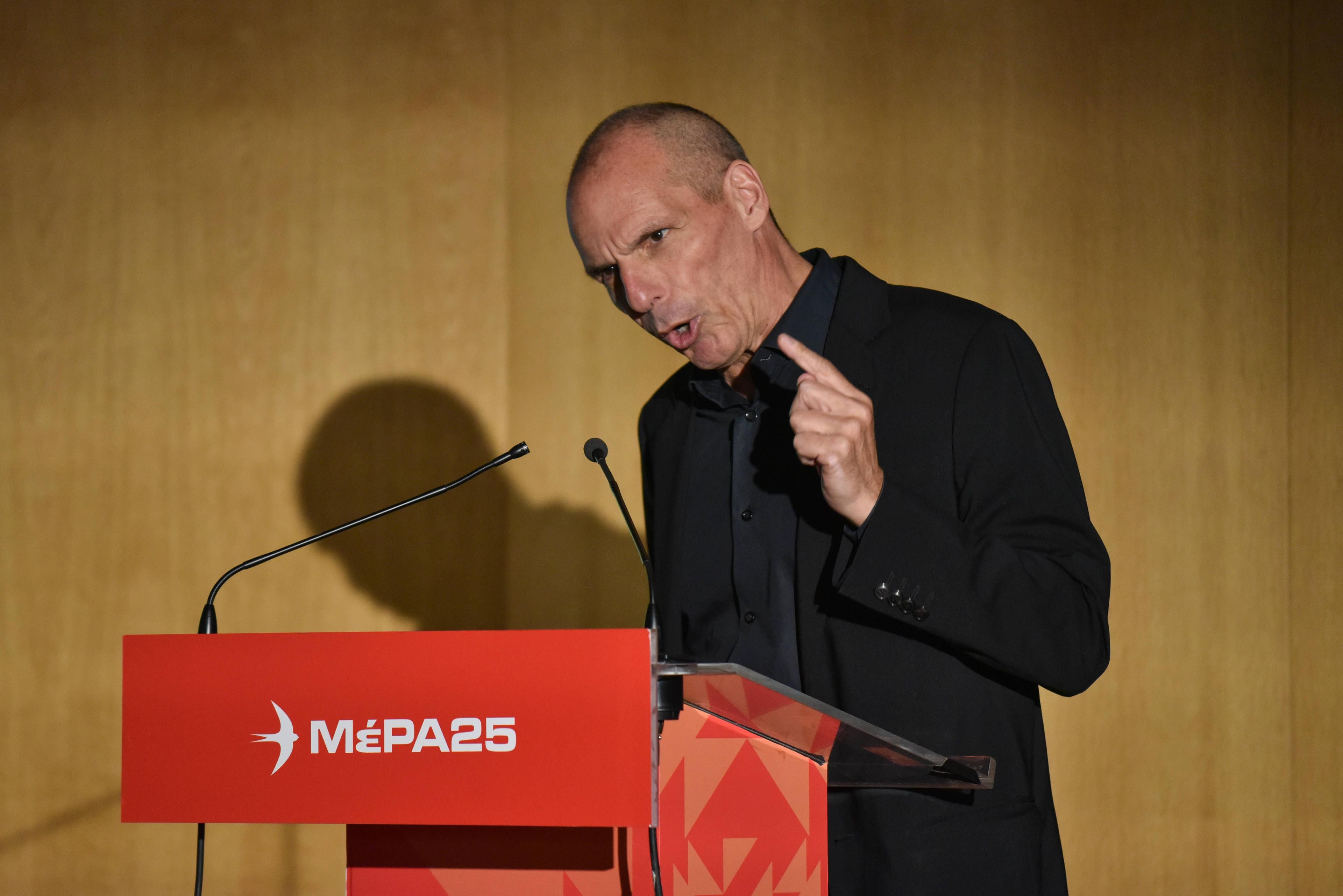 Yanis Varoufakis spricht auf dem Parteitag der MeRA25 in Athen, 24. Januar 2025.