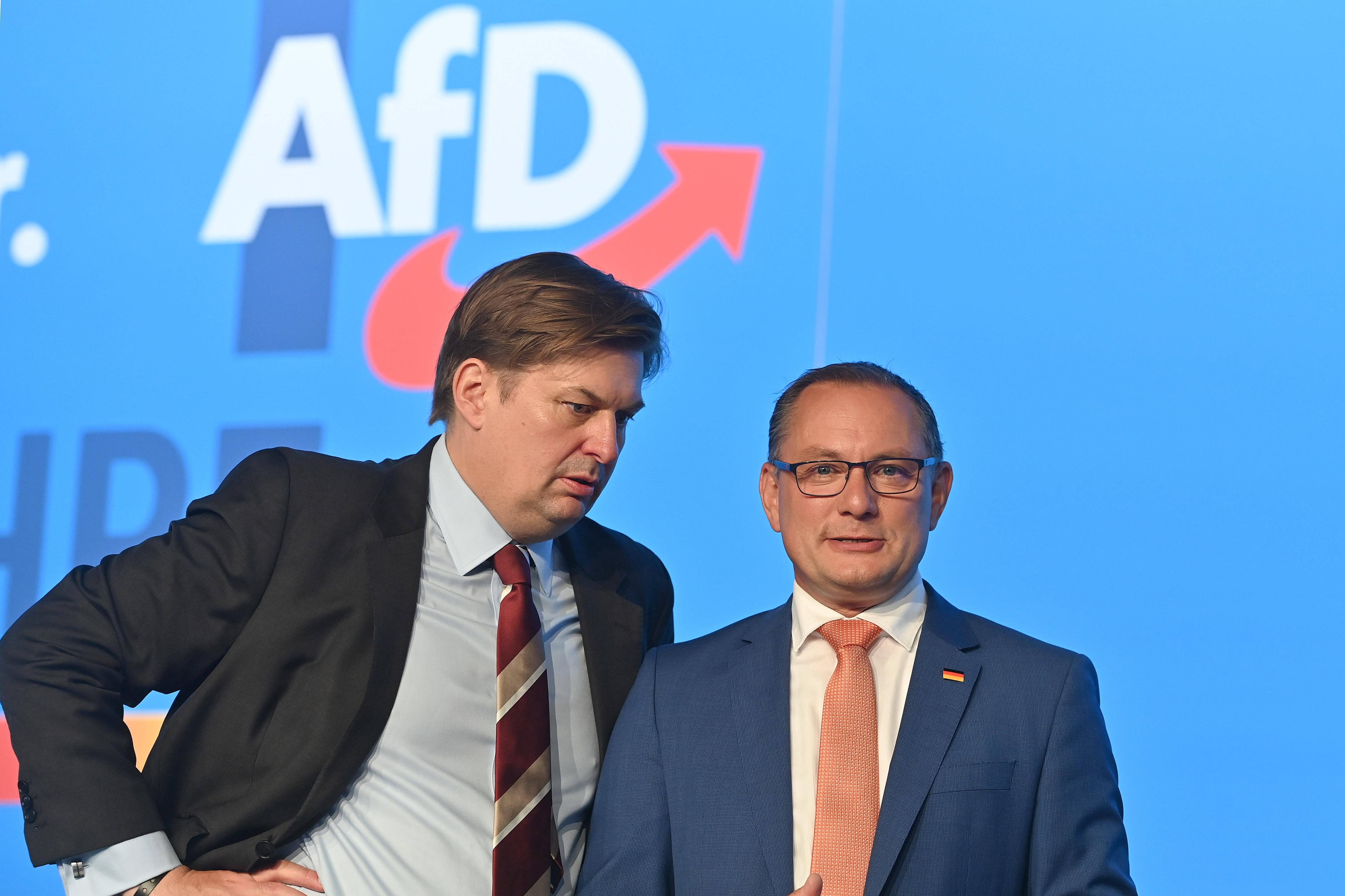 Die AfD ist in Schwierigkeiten: Ihre Rechnung für die Pflege geht nicht auf.