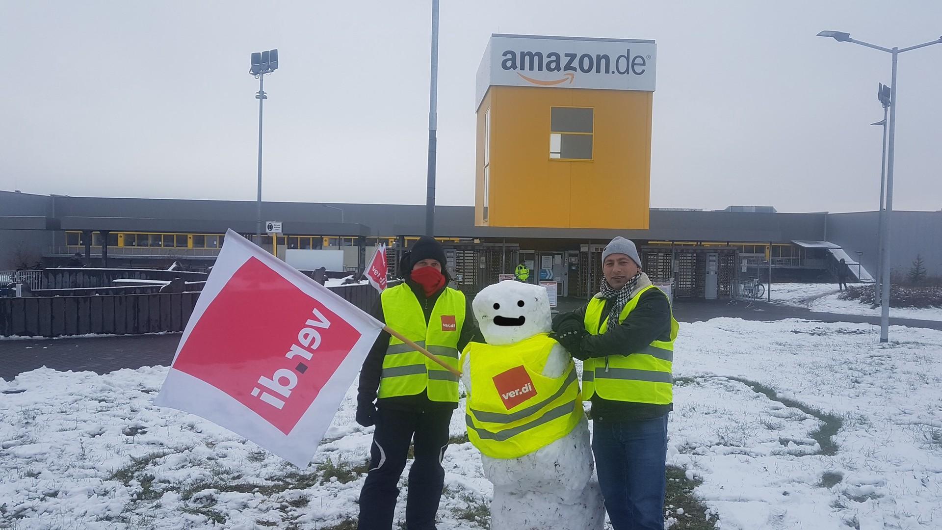 Christian Krähling (links) beim Arbeitskampf gegen Amazon.