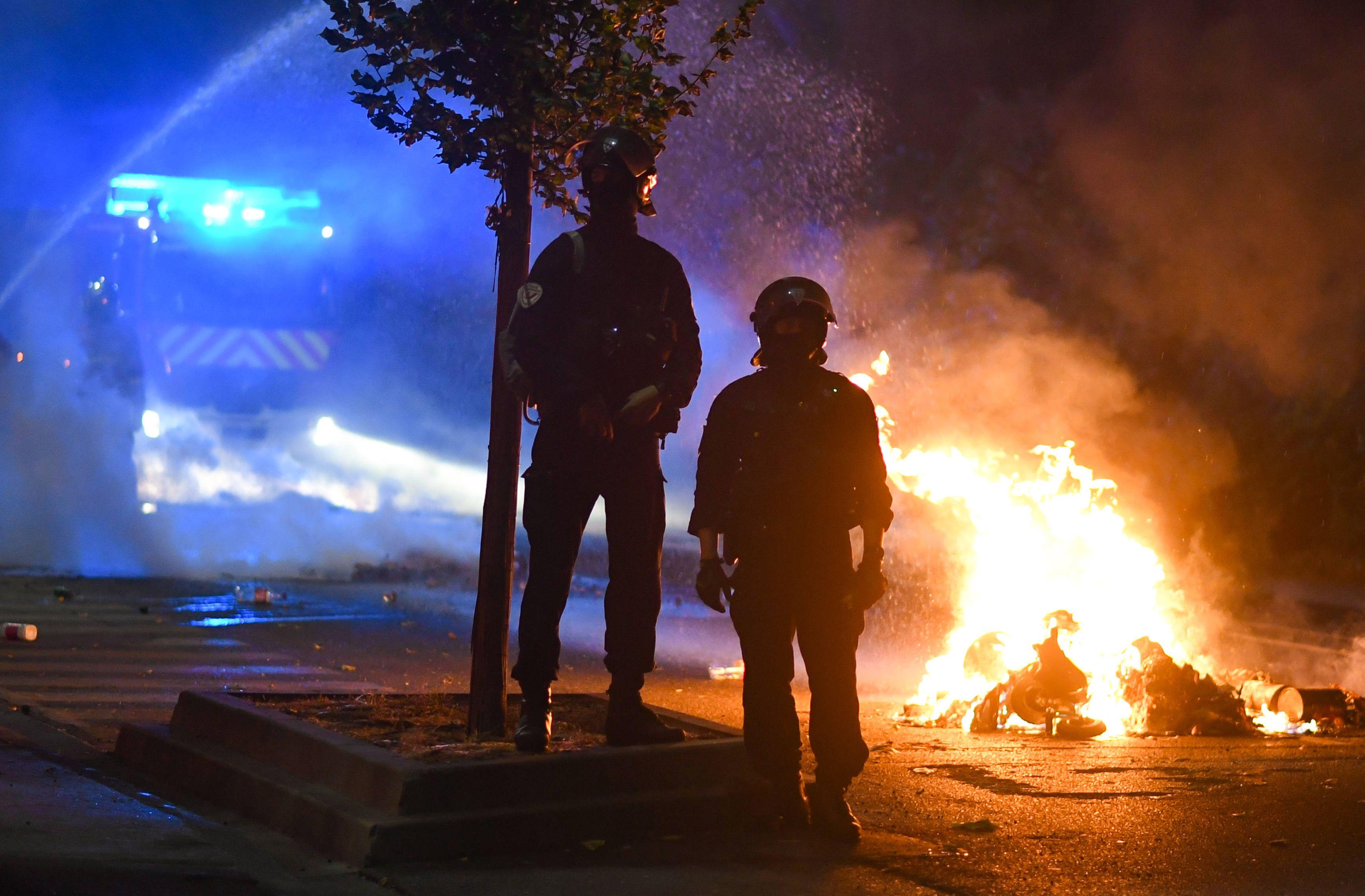 Frankreichs Polizeigewerkschaften machen die Krisensituation zu einem Loyalitätstest für Macron und seine Regierung.