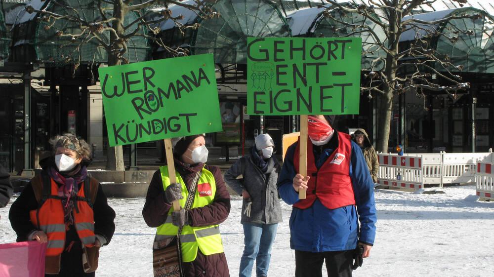 Solidaritätskundgebung für Romana Knezevic vor dem Hamburger Rathaus, 31. Januar 2021.