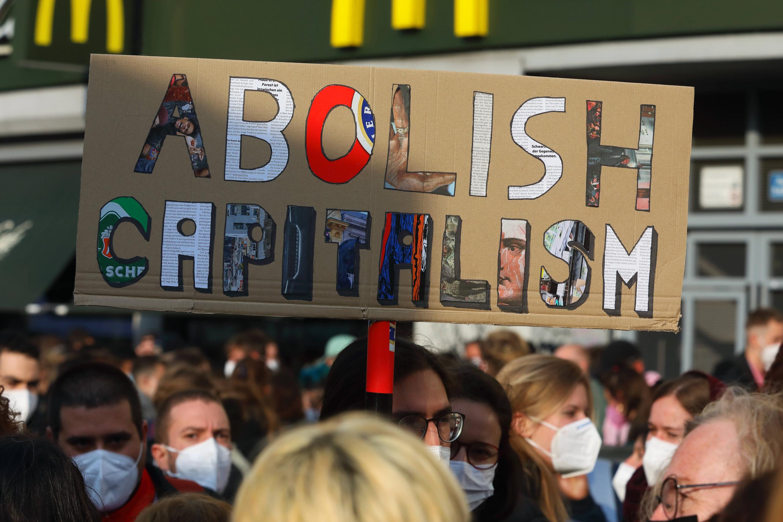 »Einfach abschaffen«: Es reicht nicht, die immer gleichen Standardforderungen runterzubeten. Für einen Systemwechsel braucht es Wirtschaftskompetenz.