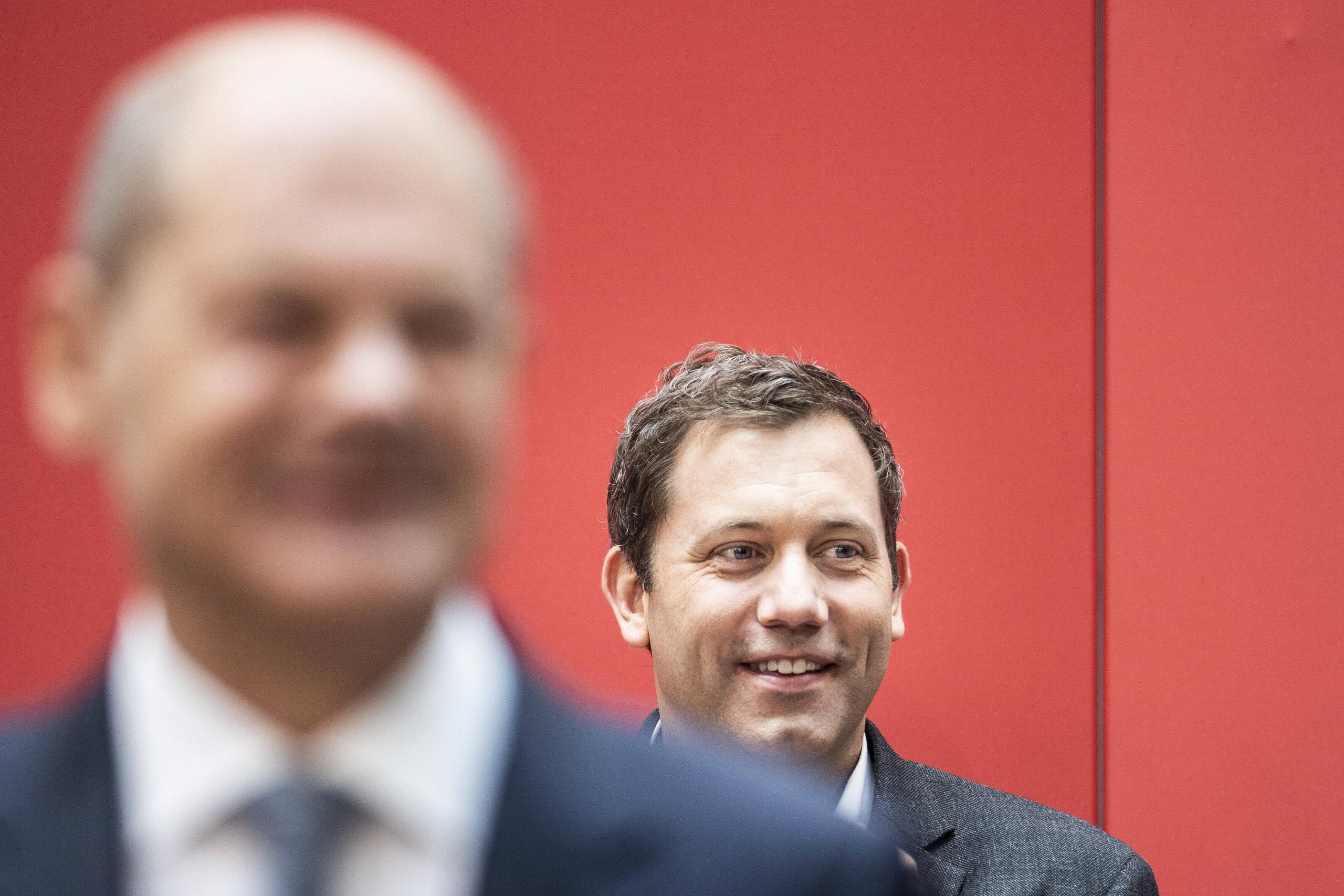 Steht hinter Olaf Scholz: Lars Klingbeil im Willy-Brandt-Haus in Berlin, 27. September 2021.