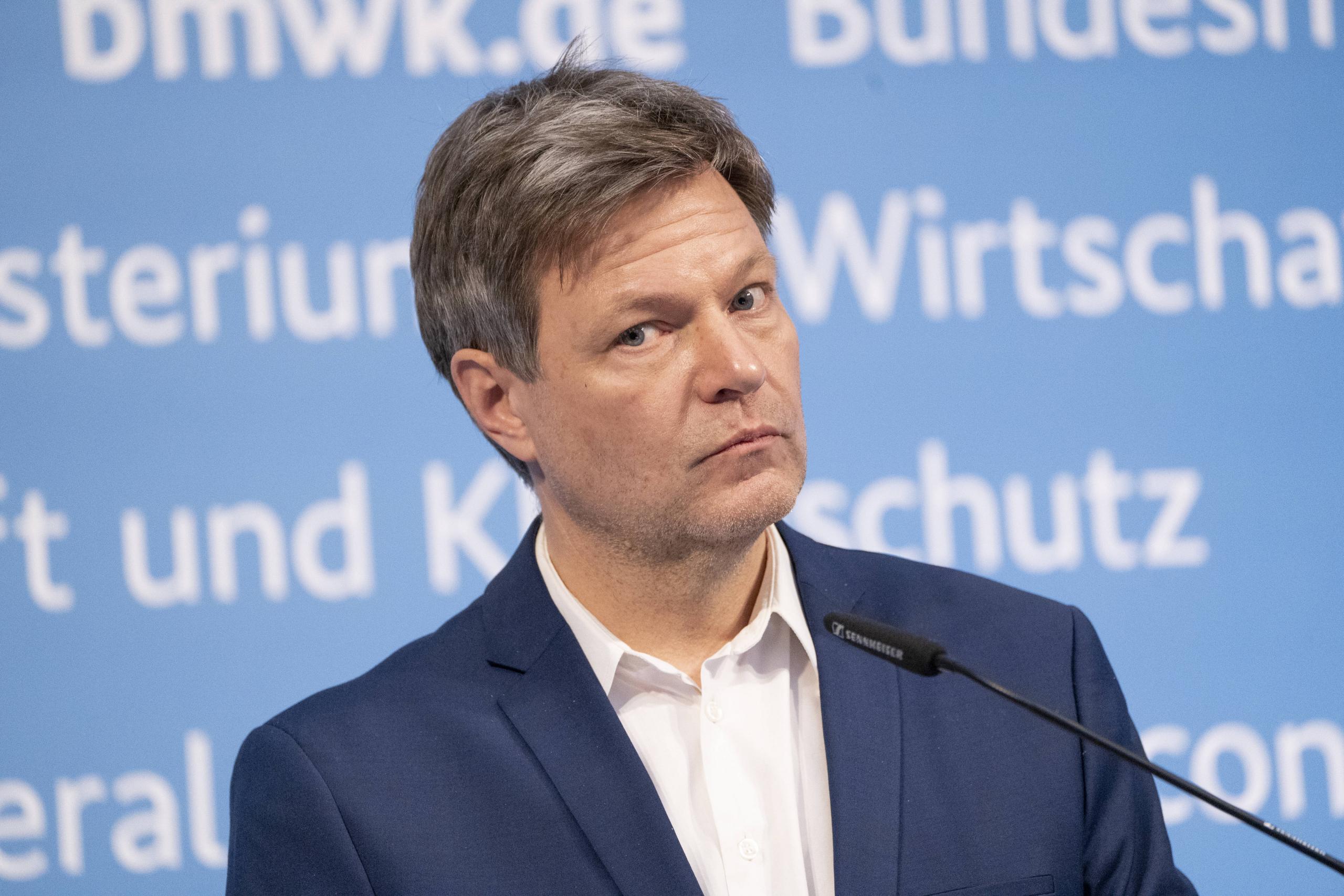 Robert Habeck beim Sonder-Energieministertreffen zum Krieg in der Ukraine und den russischen Energielieferungen, 8. März 2022.