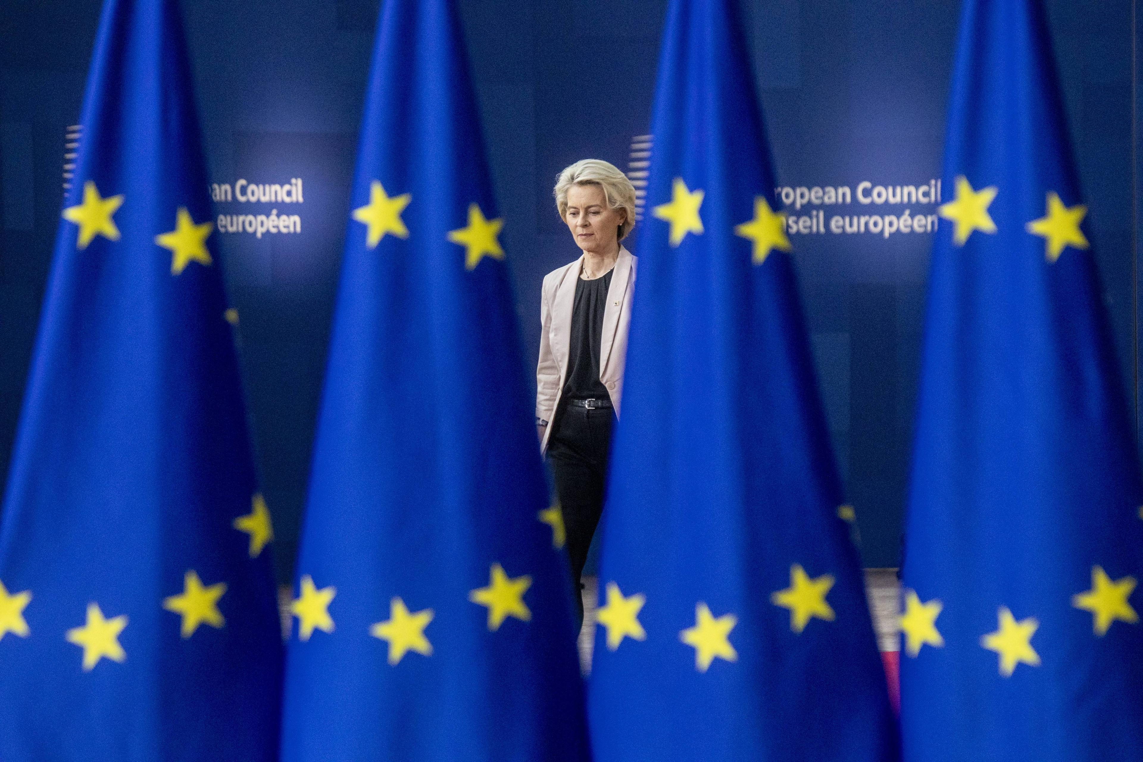 EU-Kommissionspräsidentin Ursula von der Leyen bei der Ankunft vor dem Gipfeltreffen des Europäischen Rates in Brüssel, 26.10.2023.