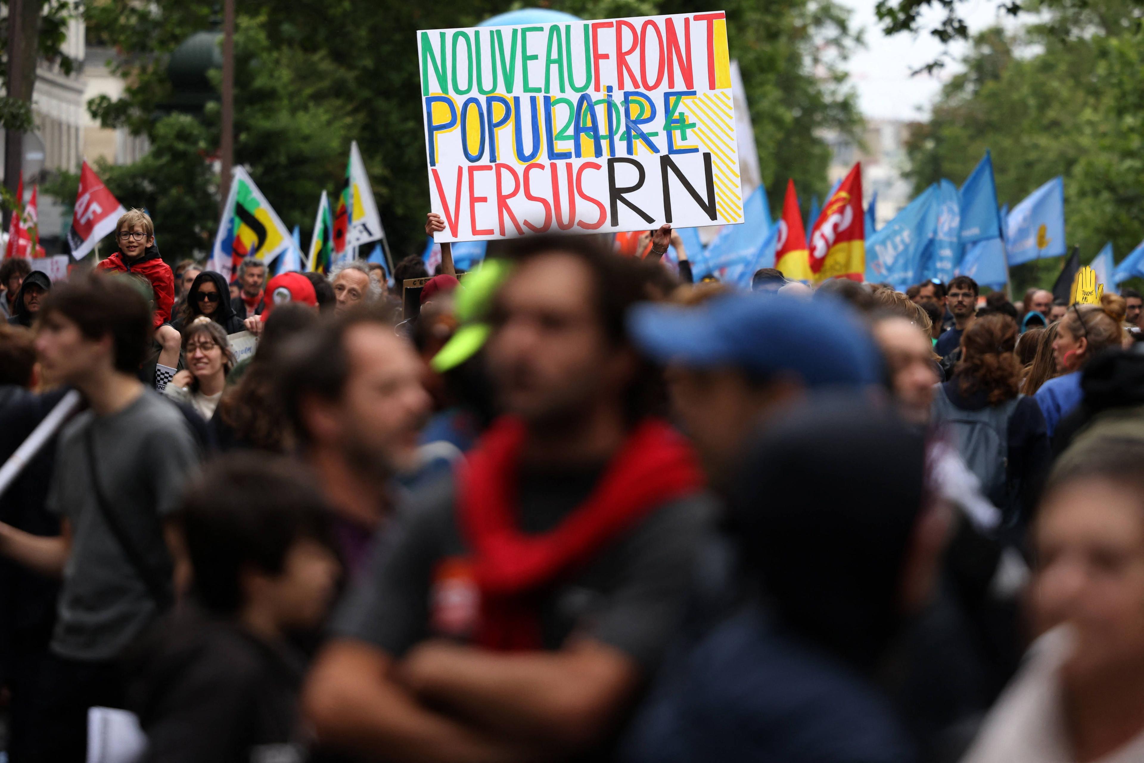 Anhänger der Nouveau Front Populaire demonstrieren gegen den Aufstieg der extremen Rechten in Paris, 15. Juni 2024.