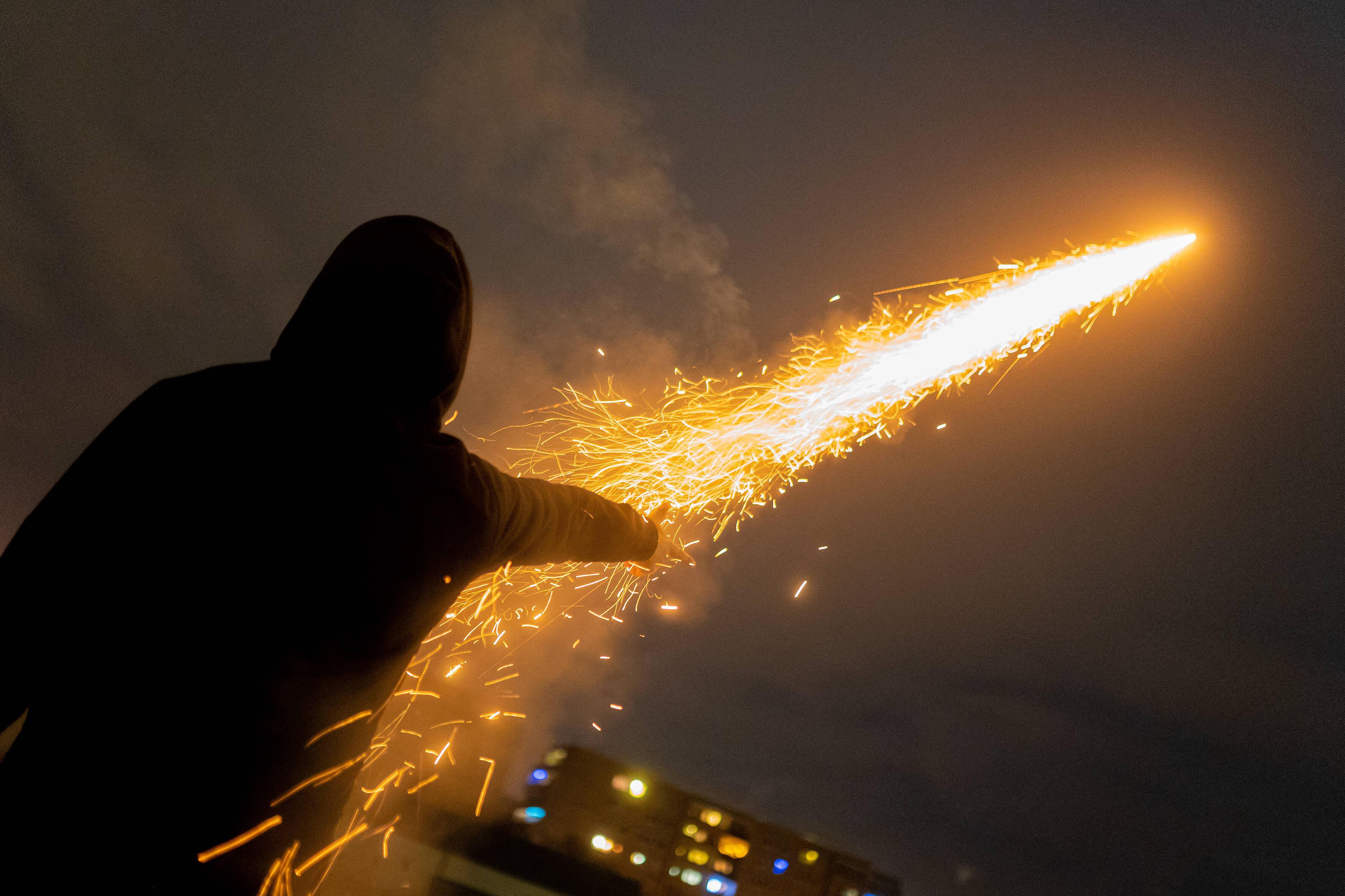 Die Dynamik der Berliner Silvesternacht lässt sich auch bei Volksfesten und Fußballspielen beobachten.