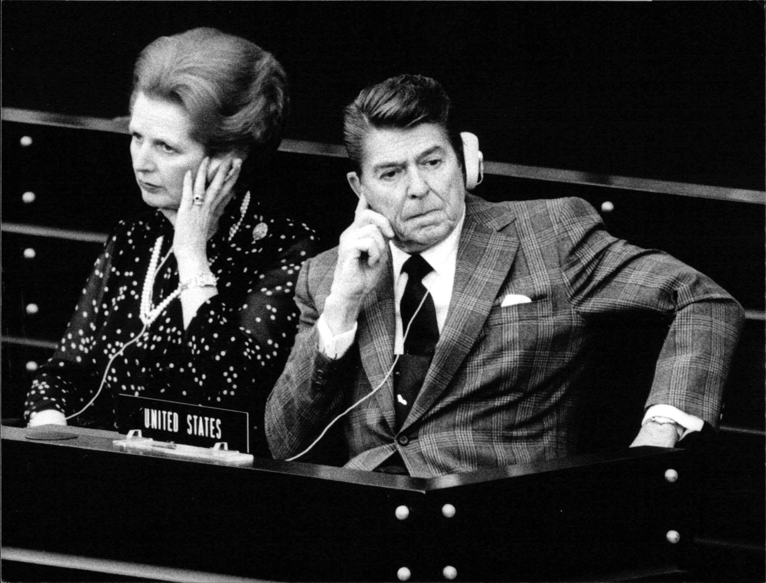 Margaret Thatcher und Ronald Reagan beim NATO-Gipfel in Bonn, 1982.