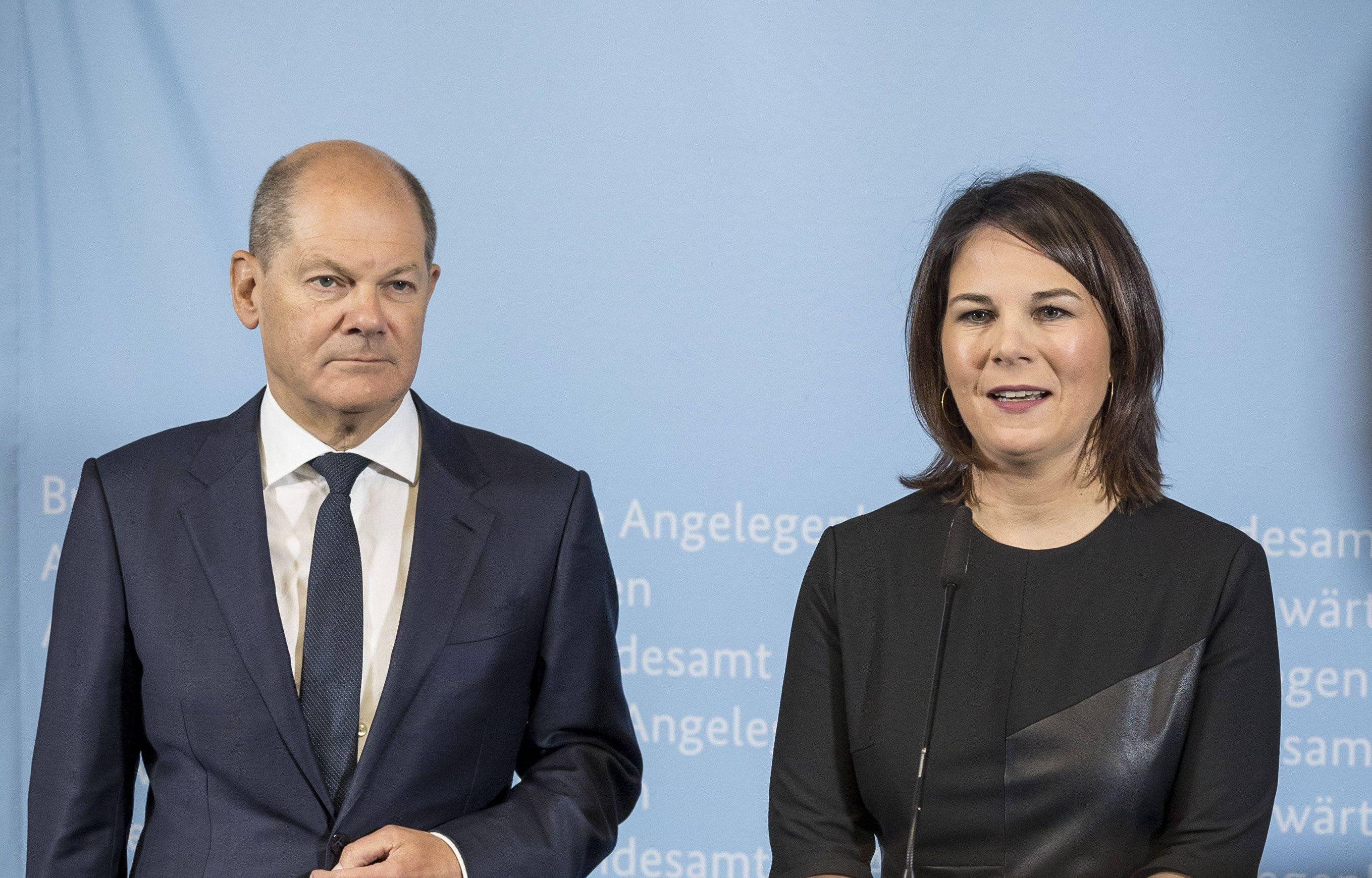 Kanzler Scholz und Außenministerin Baerbock in Brandenburg, 17. Januar 2023