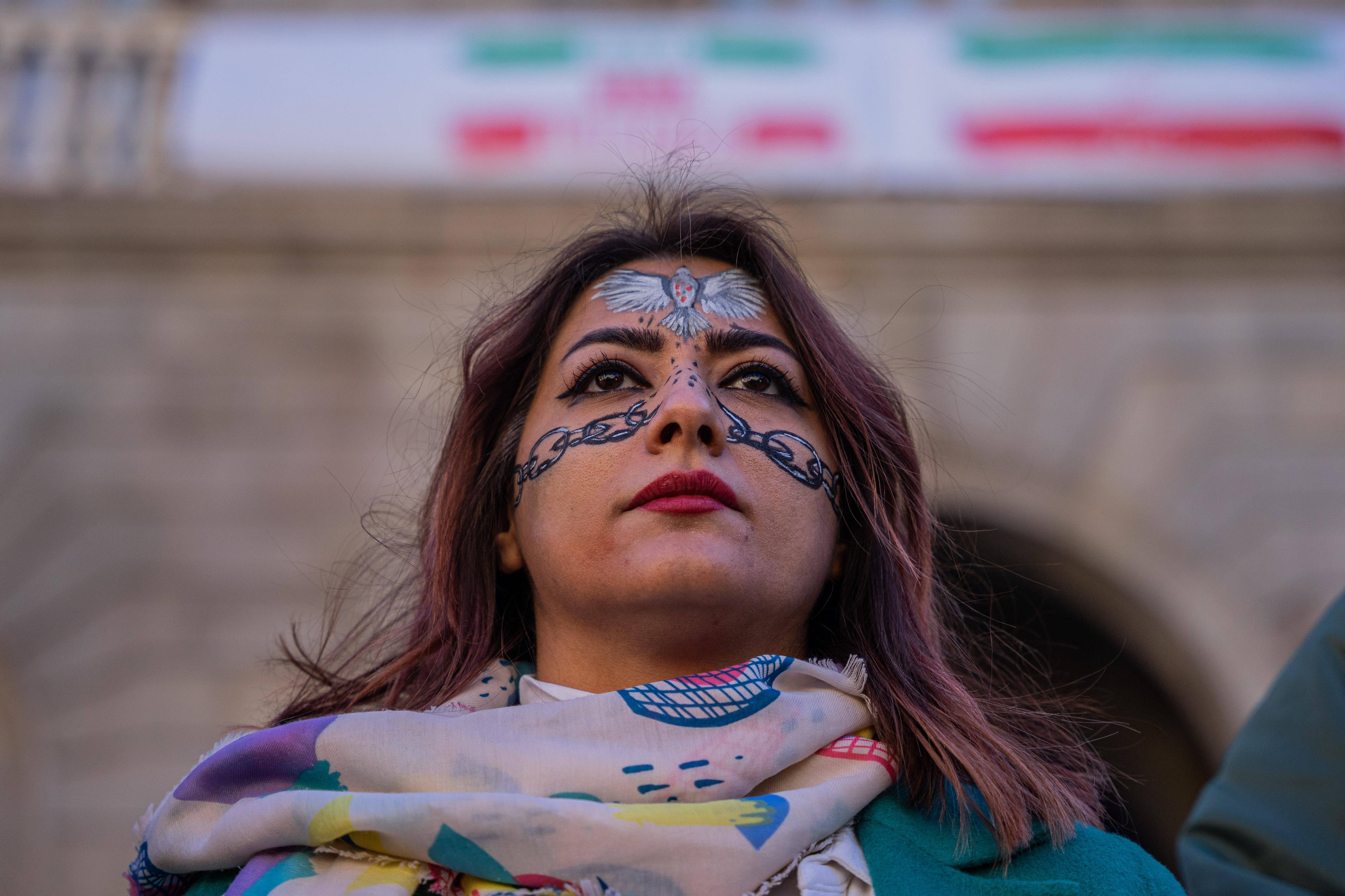 Die Wellen des Protest reichen bis über den Iran hinaus, Solidaritätsdemonstration in Barcelona, 21. Januar 2023.