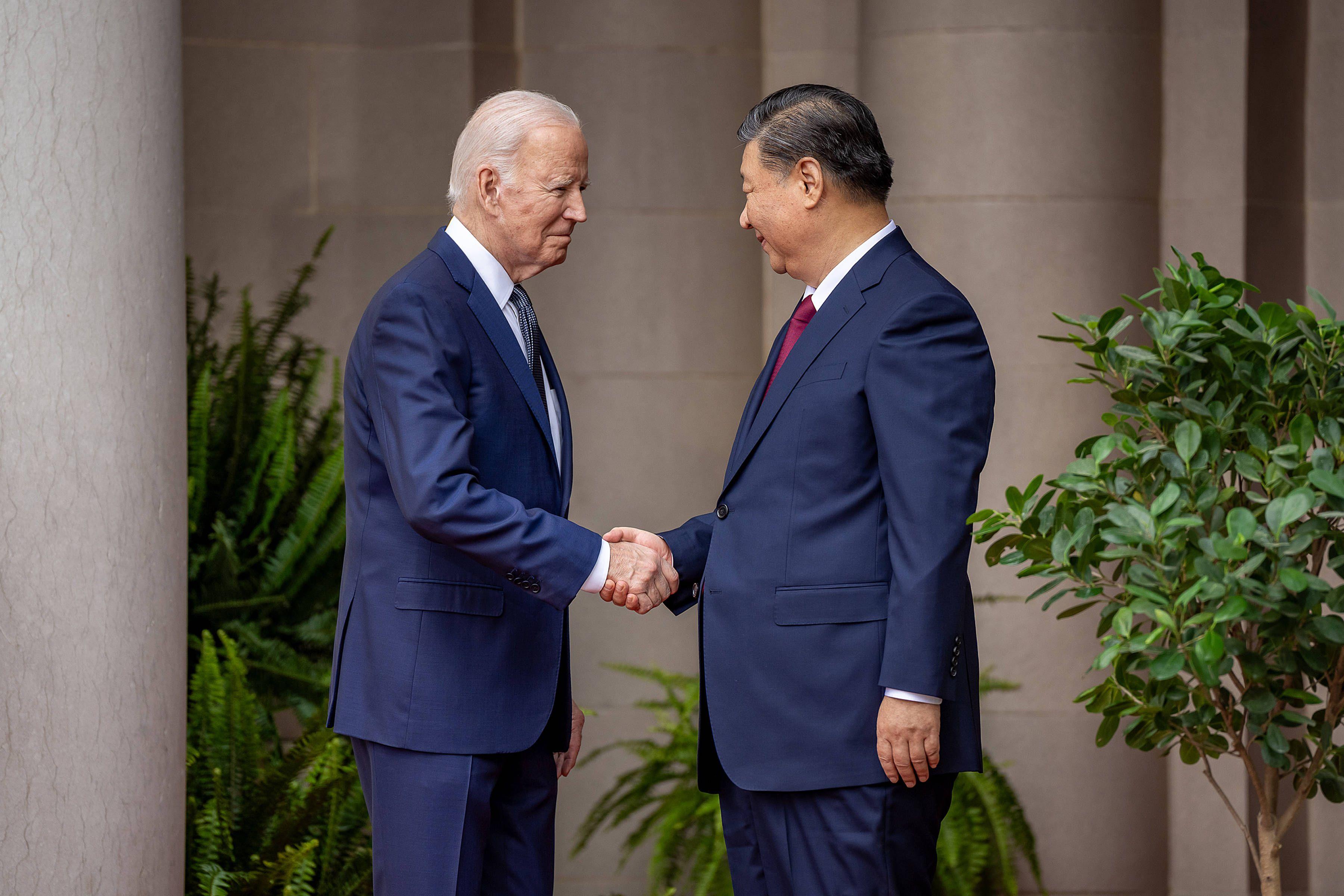 Joe Biden begrüßt Xi Jinping im Rahmen der Asia-Pacific Economic Cooperative (APEC) Konferenz im vergangenen November.