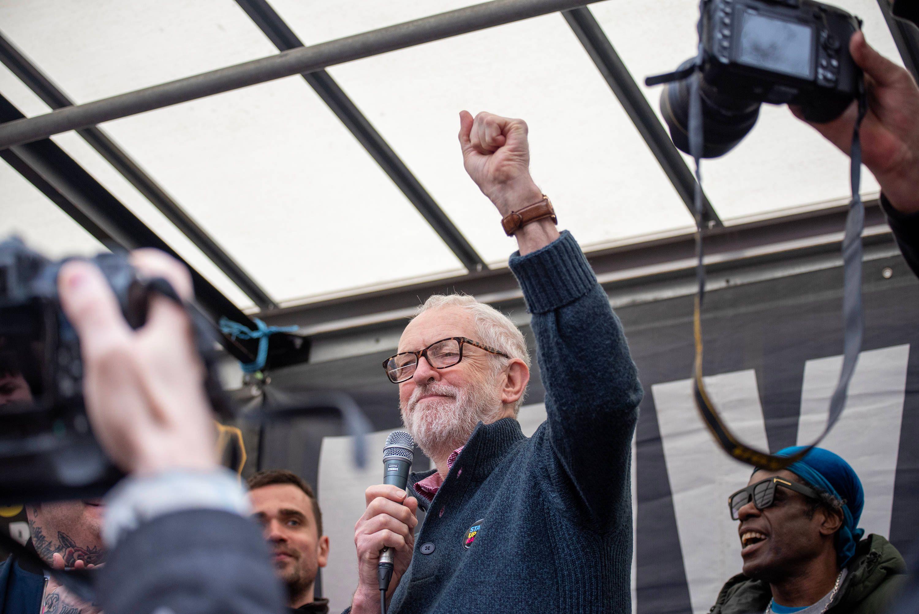 Jeremy Corbyn bei einer Demonstration gegen Rassismus, London, 16. März 2024.