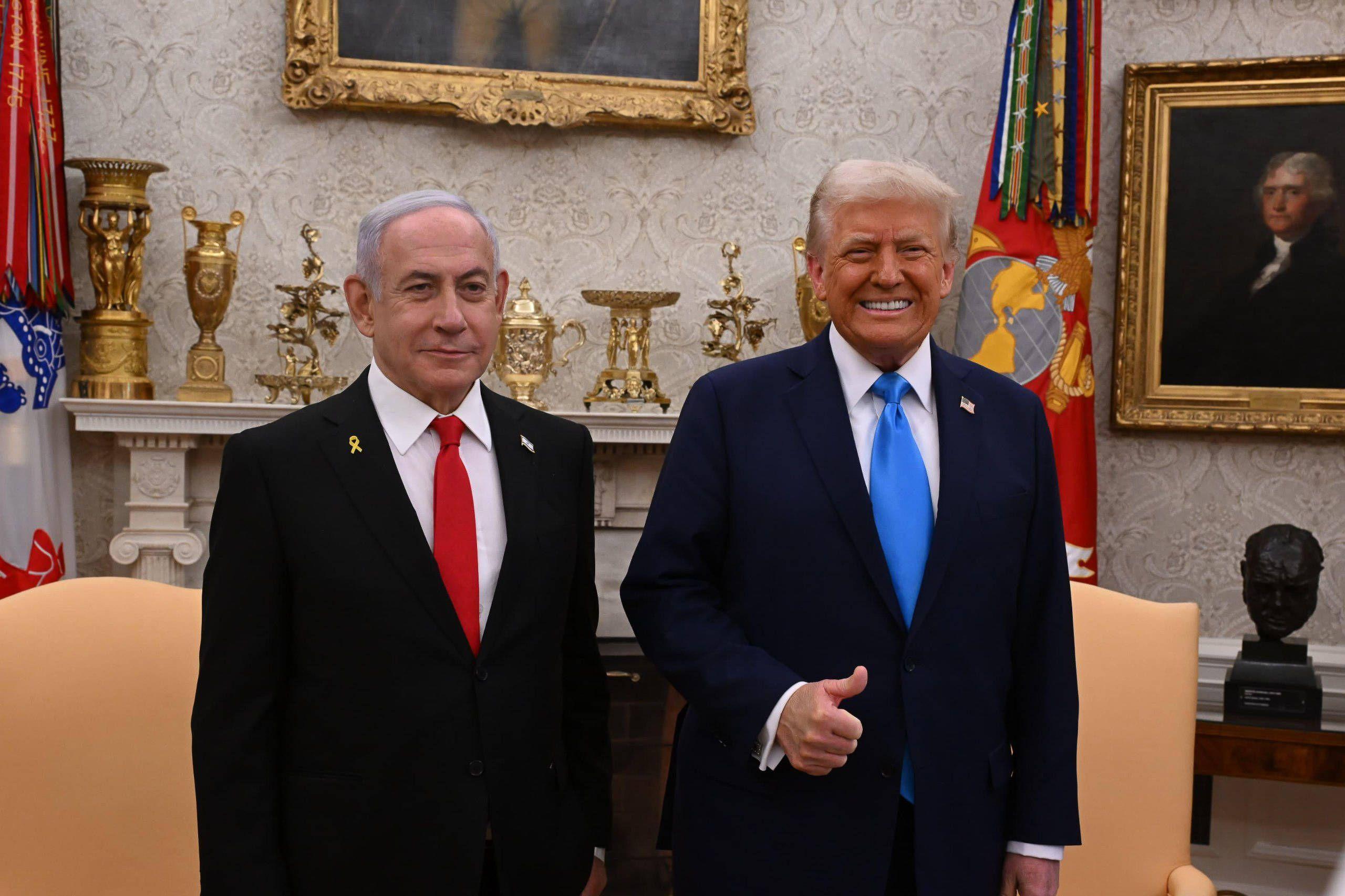 Donald Trump und Benjamin Netanyahu amüsieren sich während seines Besuchs im Weißen Haus, 5. Februar 2025.