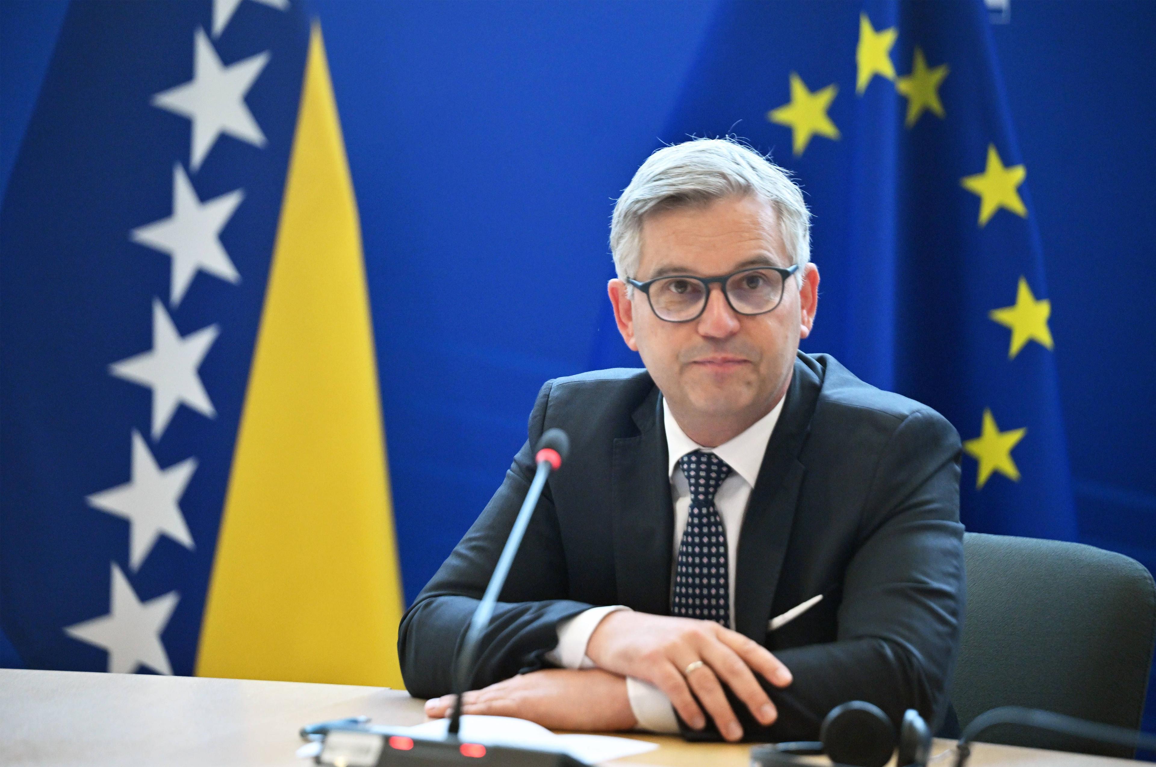 EU-Migrationskommissar Magnus Brunner unterzeichnetet in Brüssel ein Abkommen zwischen Frontex und Bosnien und Herzegowina.