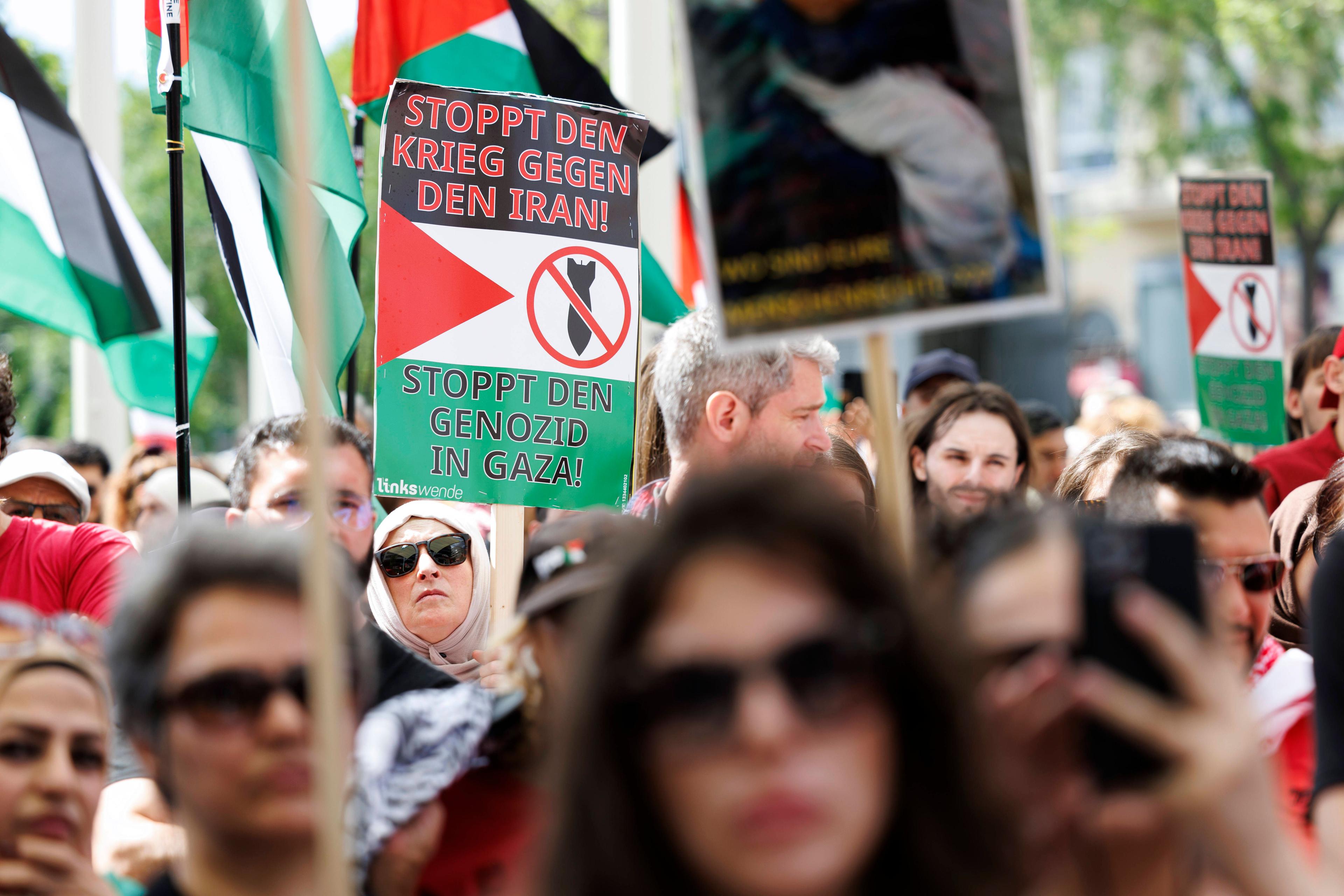 Eine Wiener Groß-Demonstration gegen den Krieg in Gaza.
