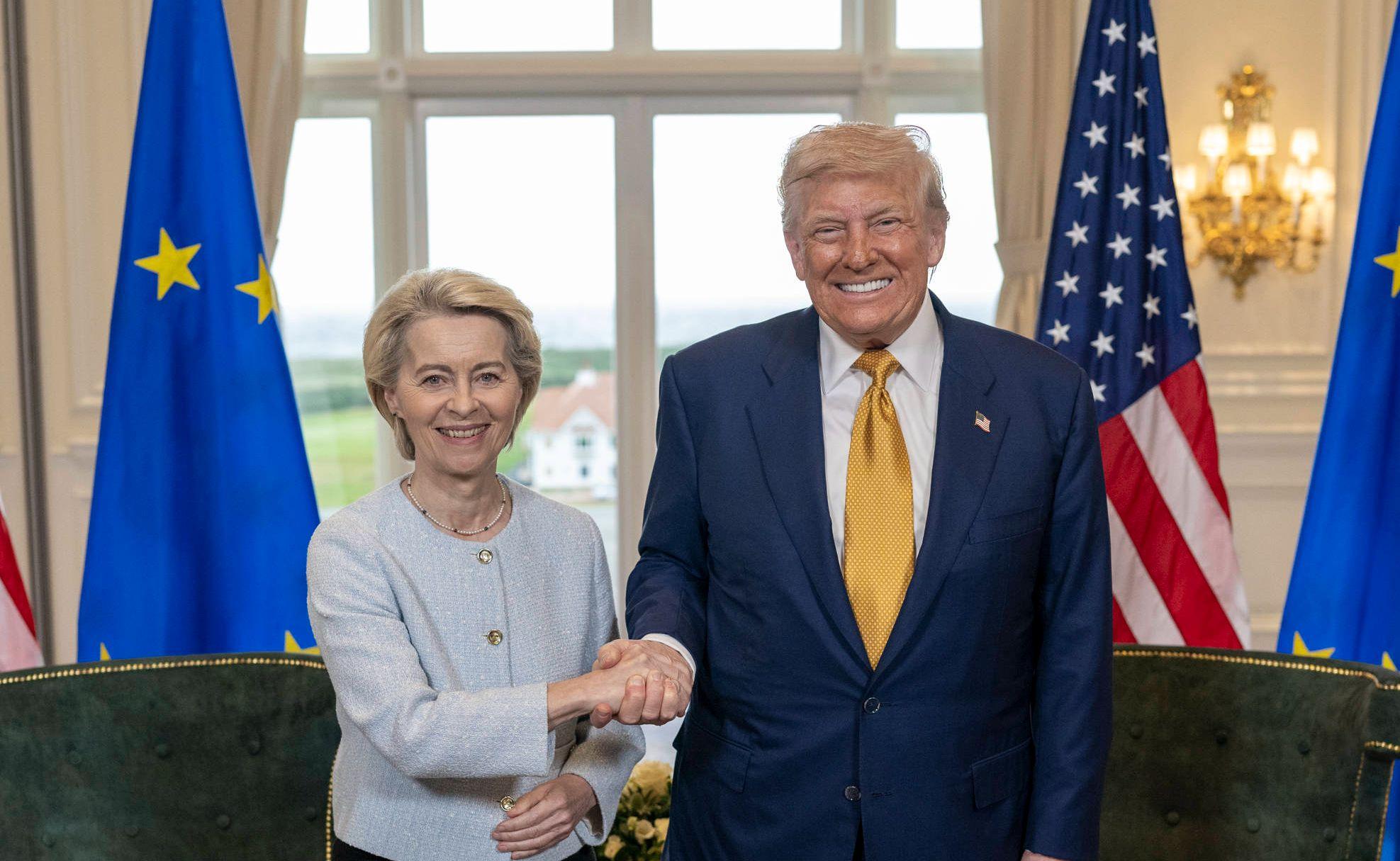 Trump sichtlich zufrieden bei der Bekanntgabe des »Deals« in Turnberry, 27. Juli 2025.