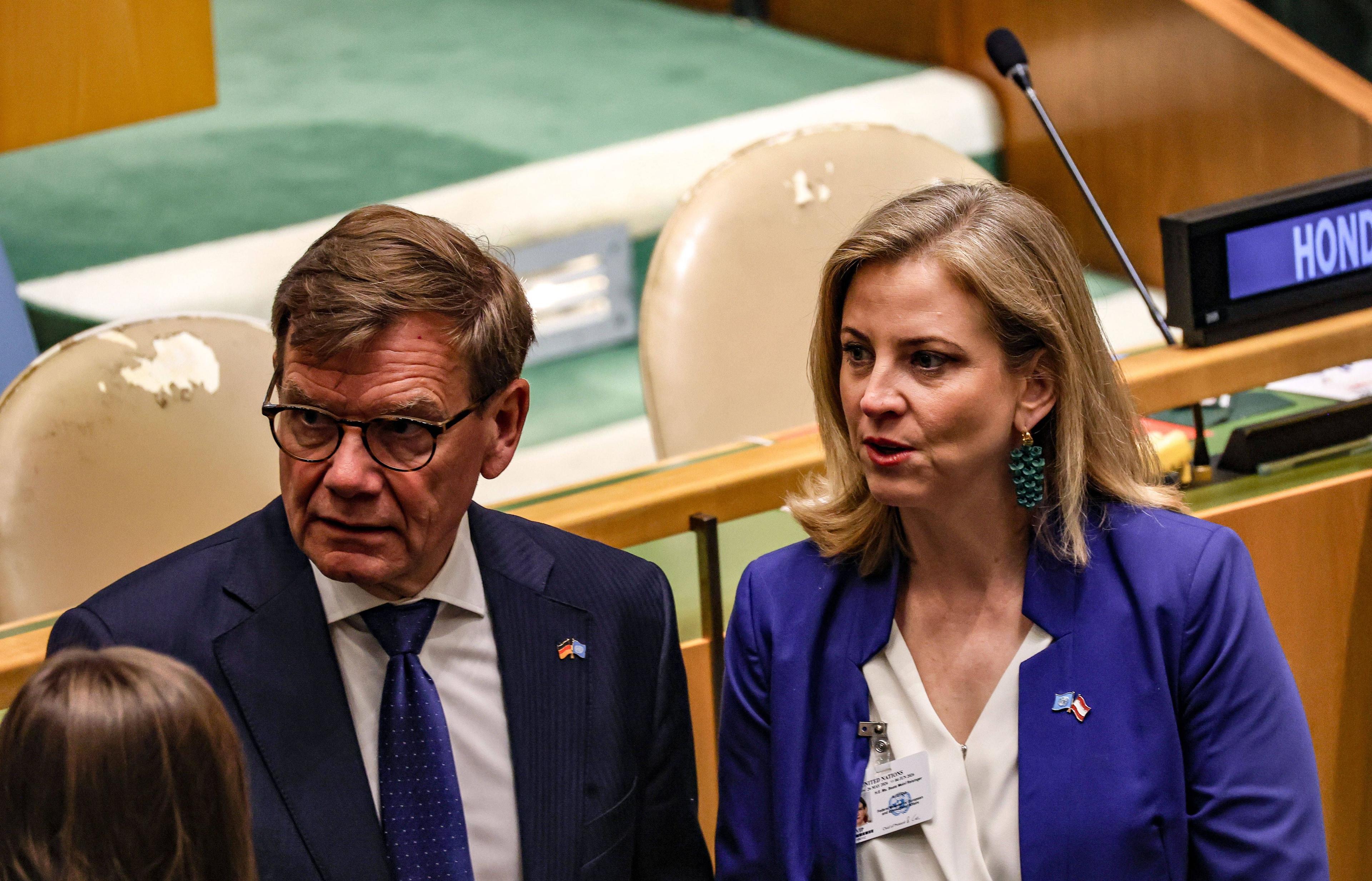 Der deutsche Außenminister Johann Wadephul neben seiner österreichischen Amtskollegin Beate Meinl-Reisinger.