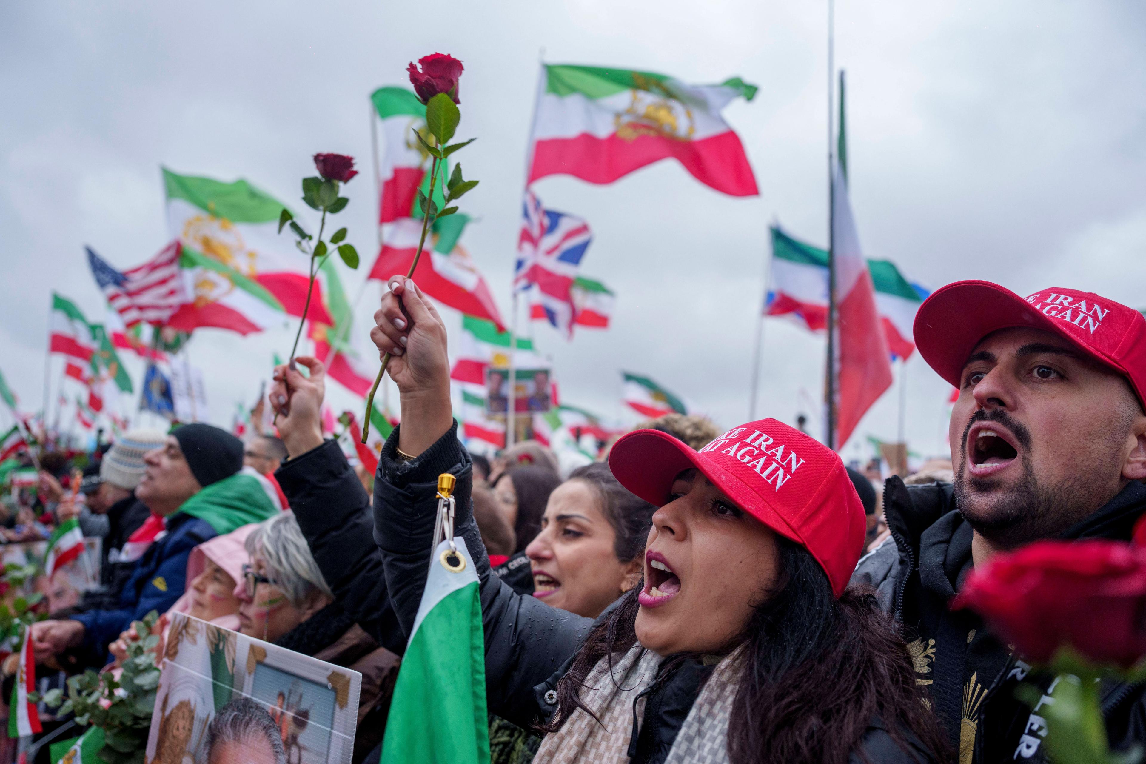 Die Iran-Demonstration in München während der Sicherheitskonferenz war geprägt von monarchistischen Stimmen.