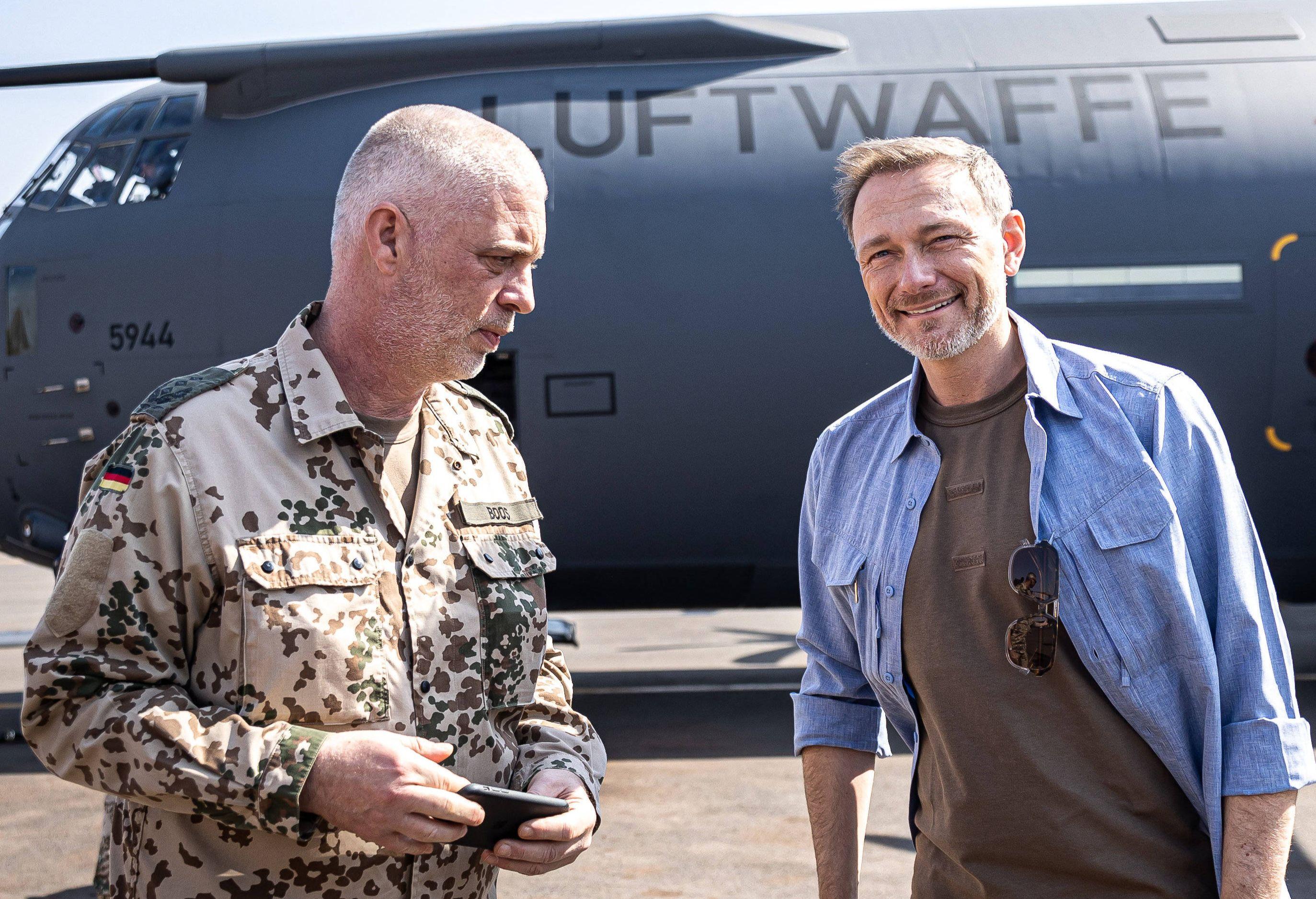 Finanzminister Christian Lindner zu Gast bei der Bundeswehr in Bamako, Mali. Aufnahme vom 2. Februar 2023.