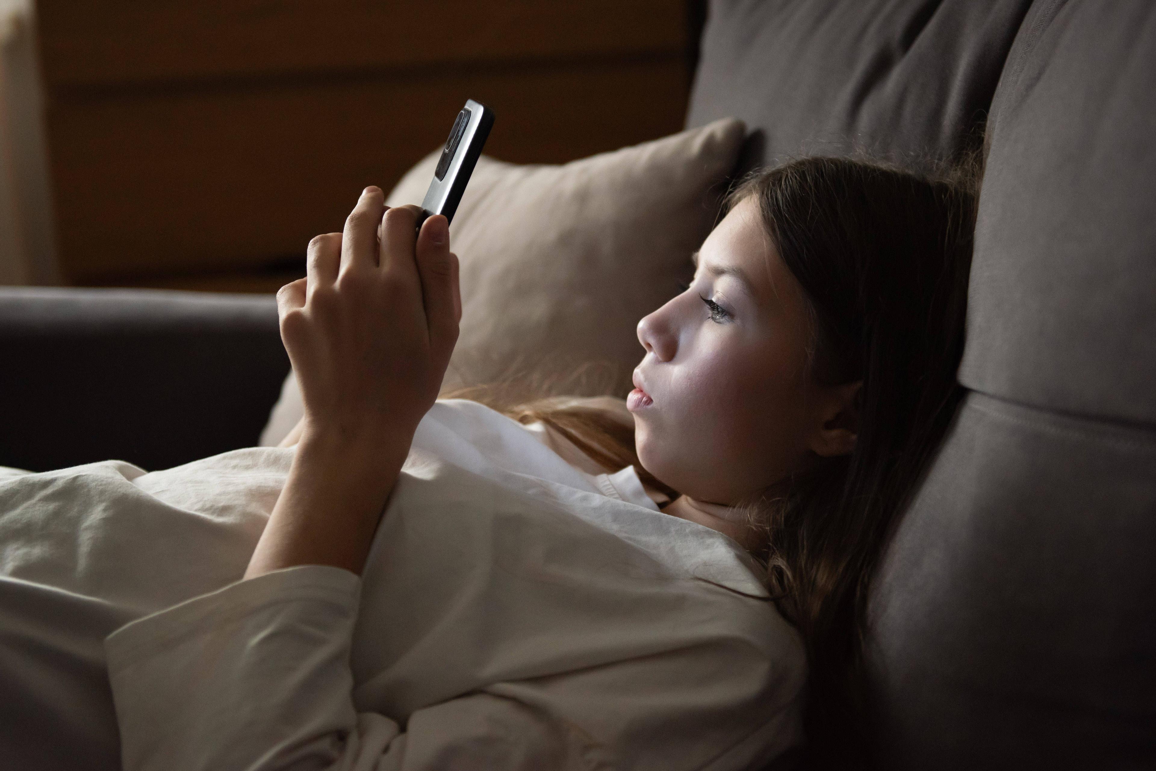 Smartphones machen uns einsamer, gestresster und ängstlicher – und eine solidarische Gesellschaft unmöglicher.