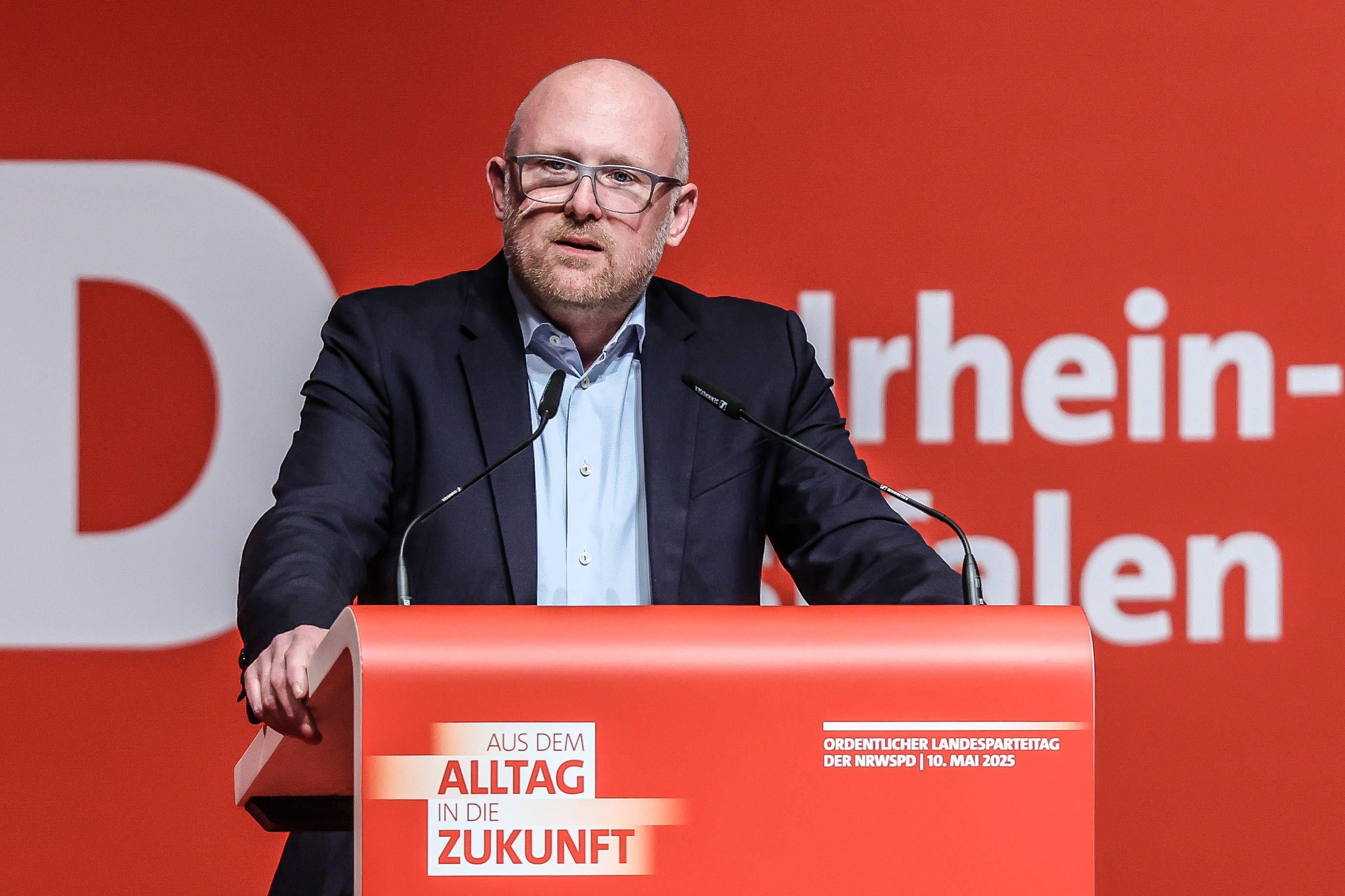 Duisburgs SPD-Oberbürgermeister Sören Link hat keine Lust mehr »verarscht und beschissen zu werden«, meint damit aber Sozialbetrug und nicht Kürzungspolitik.