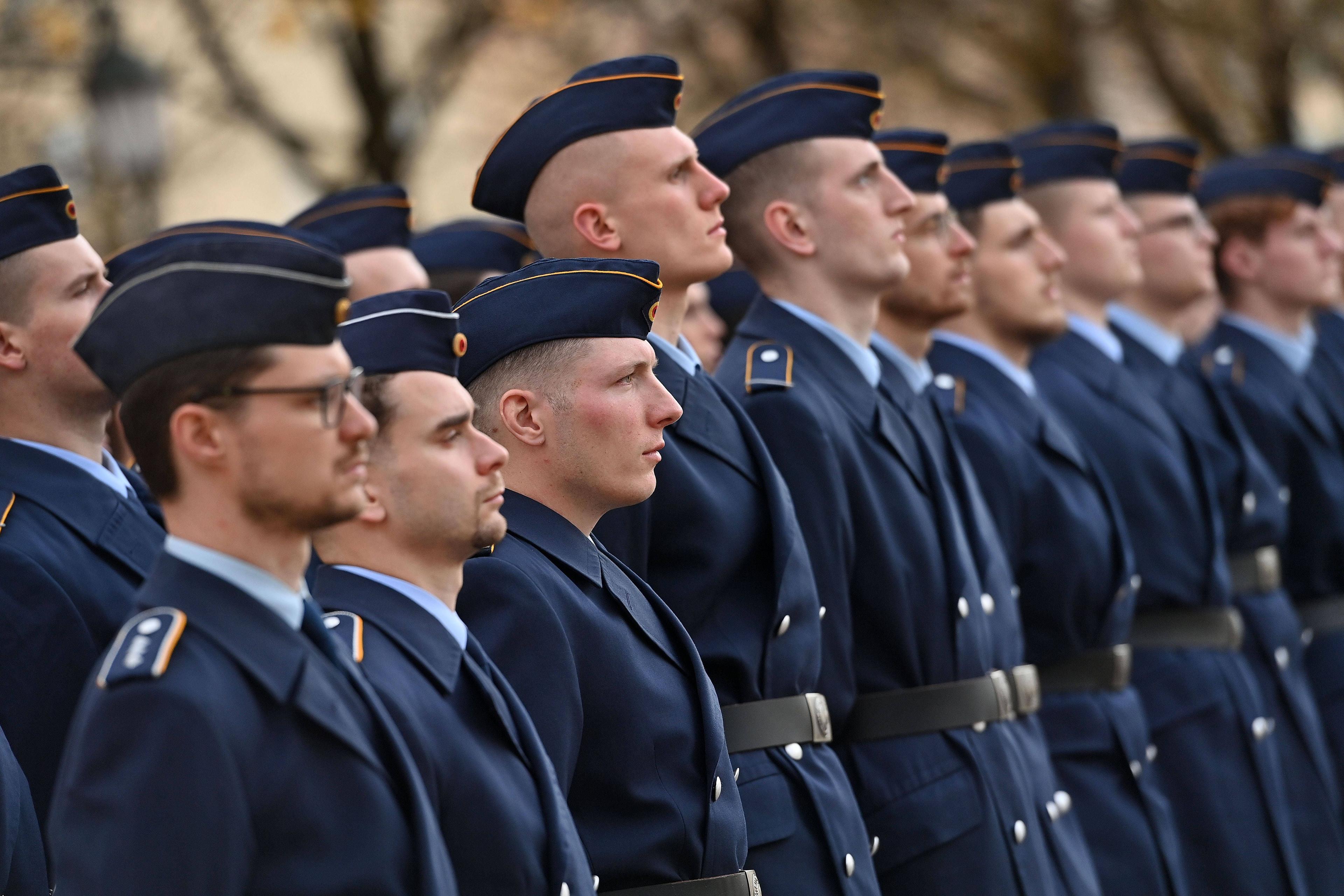 Feierliches Gelöbnis der Rekruten zum 70. Jahrestag der Bundeswehr auf dem Mariahilfplatz in München, 12. November 2025 .