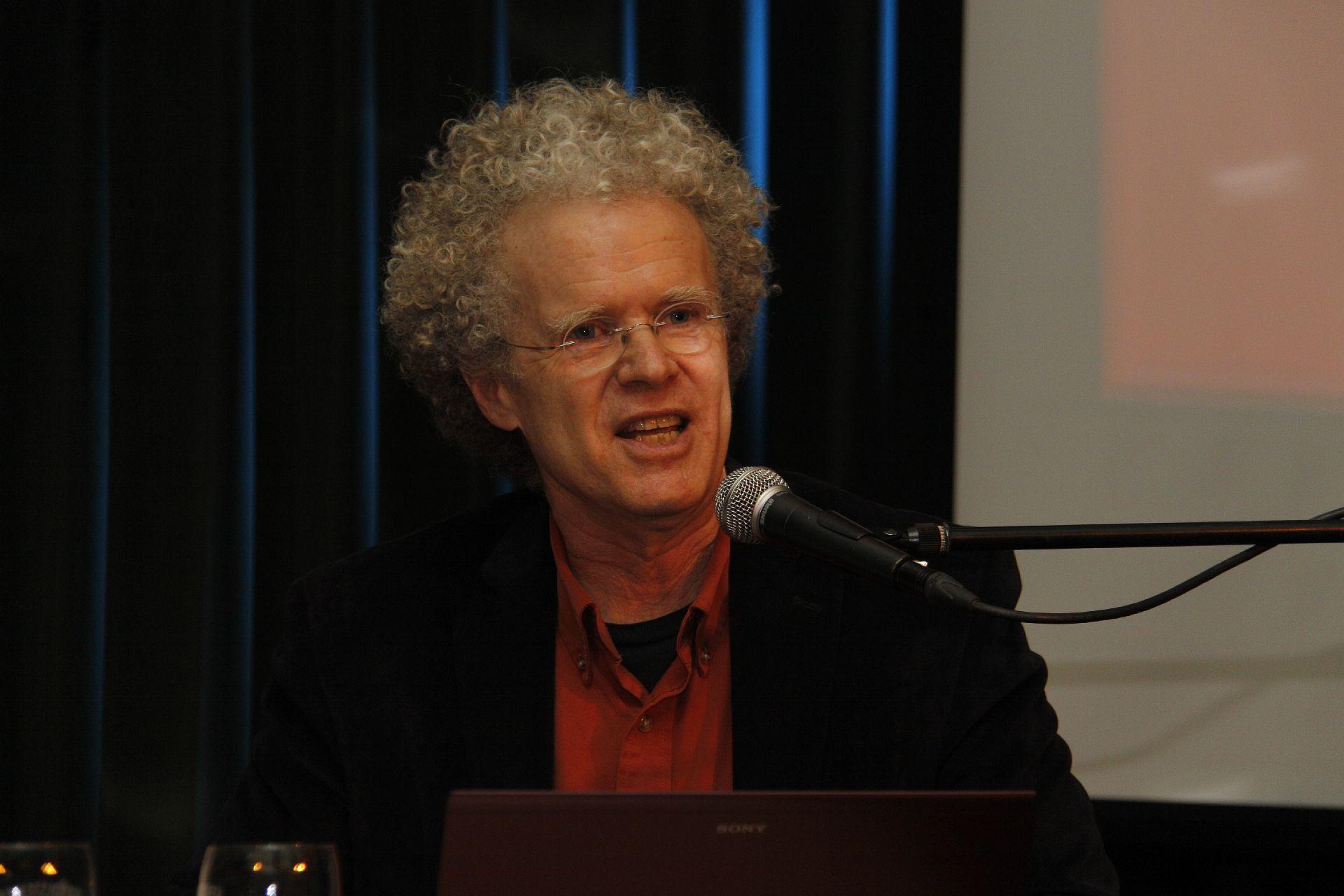 Erik Olin Wright spricht bei einer Veranstaltung der Rosa-Luxemburg-Stiftung in Berlin, am 17. Mai 2011.