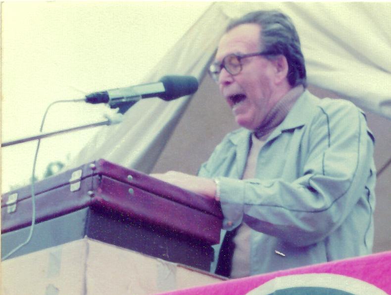 Jakob Moneta bei einer Kundgebung der Falken in den 1980er Jahren.