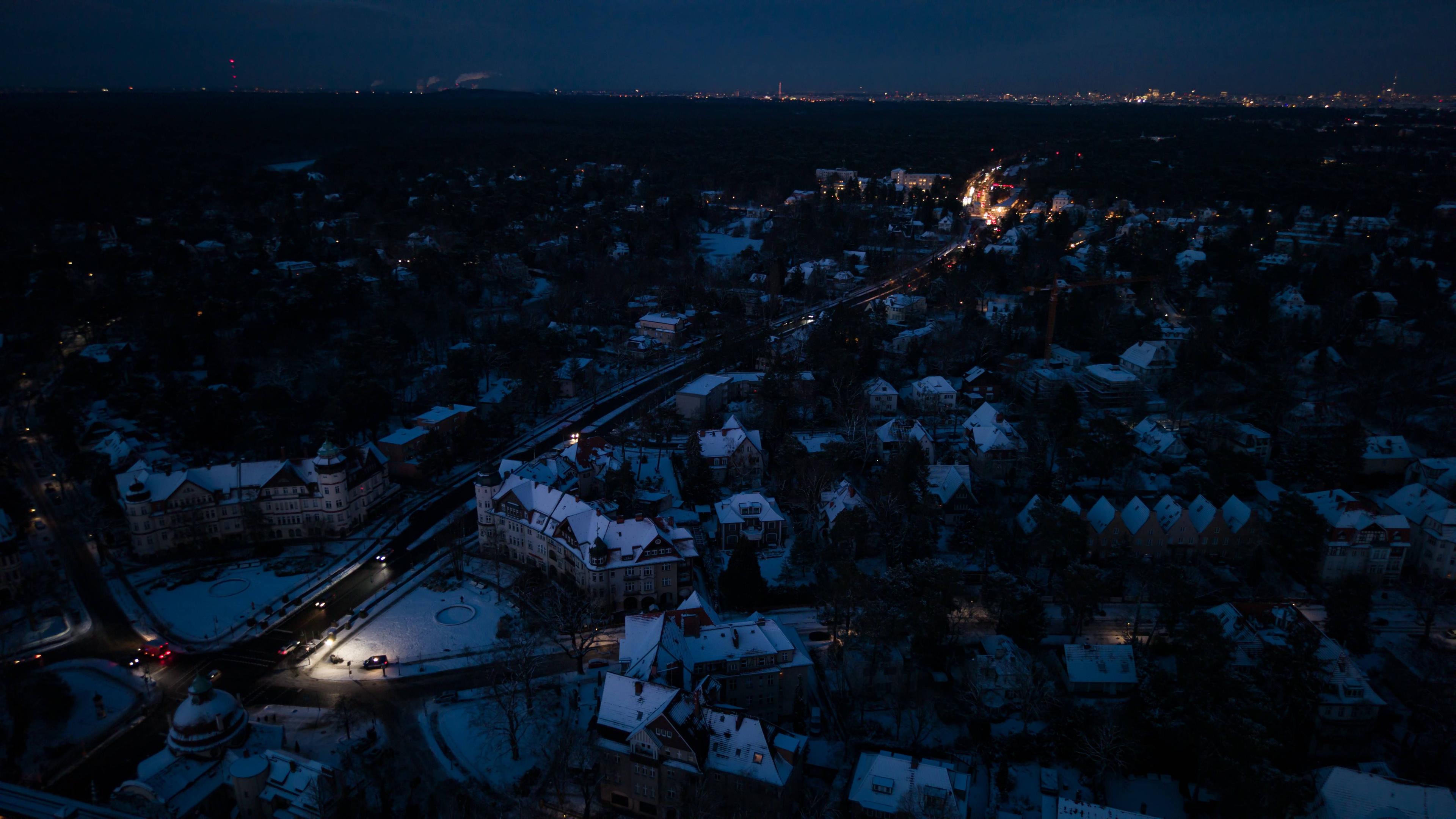 Drohnenansicht vom Mexikoplatz in Berlin-Zehlendorf am 5. Januar 2026, während des tagelangen Blackouts.
