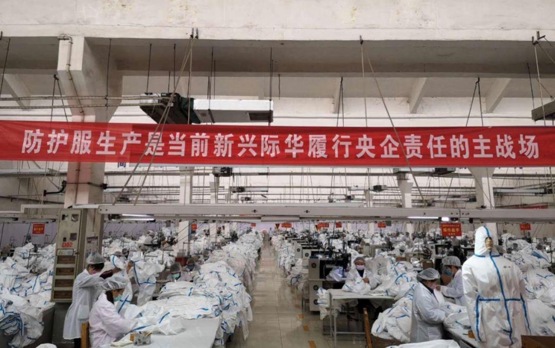Corona-Mobilisierung: Ein staatliches Unternehmen in der Provinz Hebei, das seit dem 13. Februar 2020 täglich 44.000 Schutzanzüge herstellte.