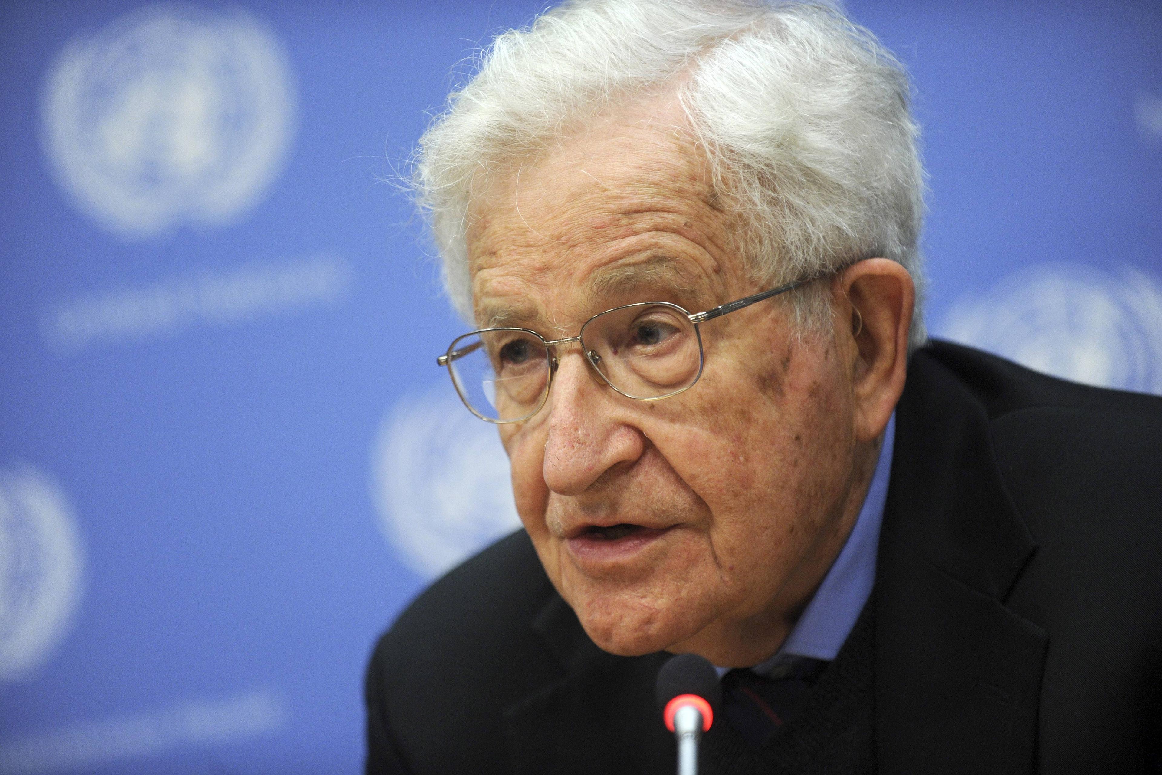 Noam Chomsky bei einer Pressekonferenz der Vereinten Nationen im Jahr 2014.